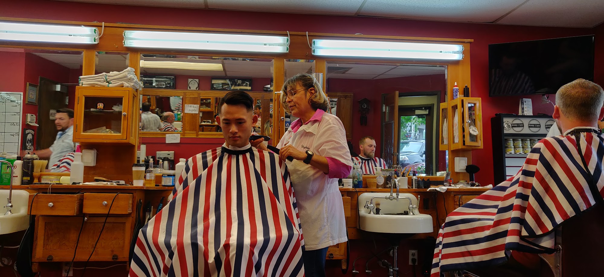 Antique Barbershop (Tigard)