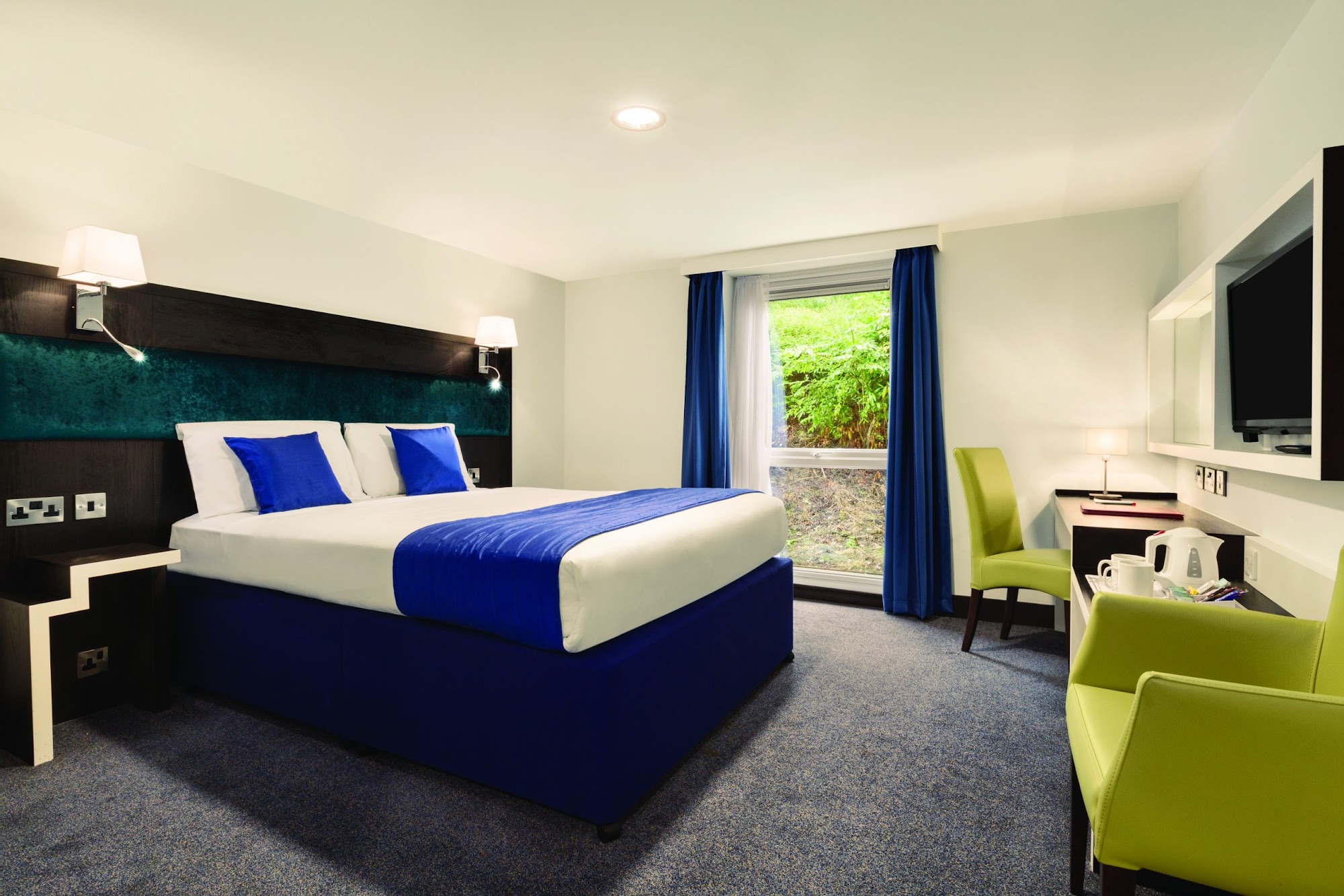 Ramada Oxford M40