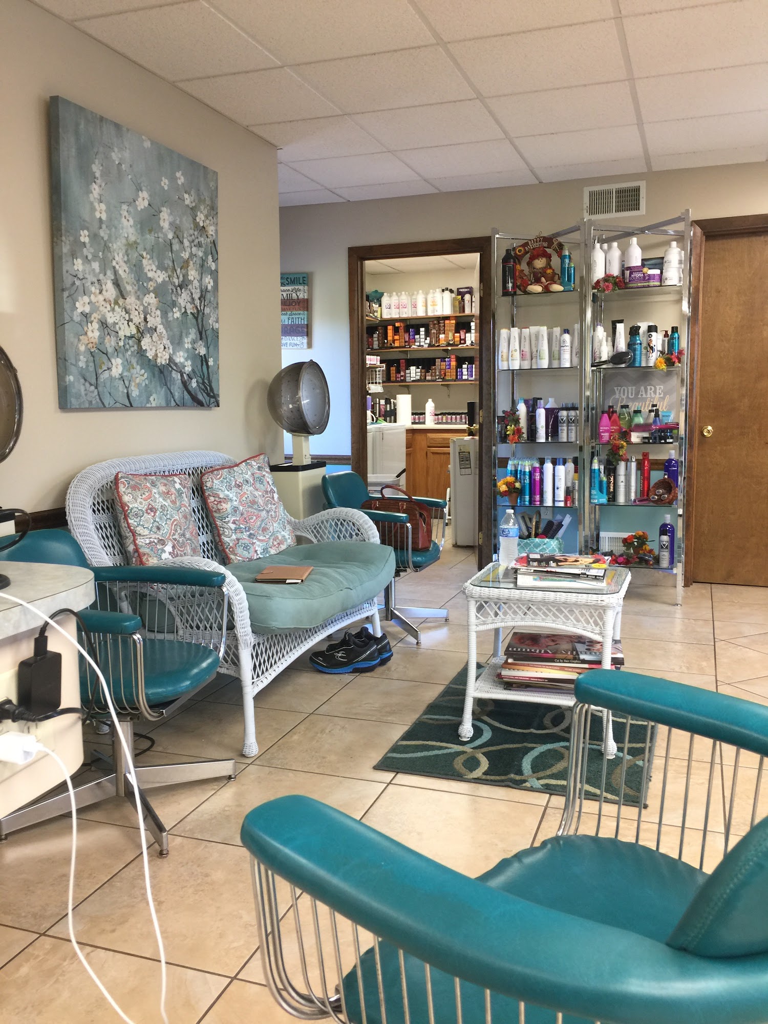 Quarzo's Family Hair Care Center 115 Thornton Rd, Brownsville Pennsylvania 15417