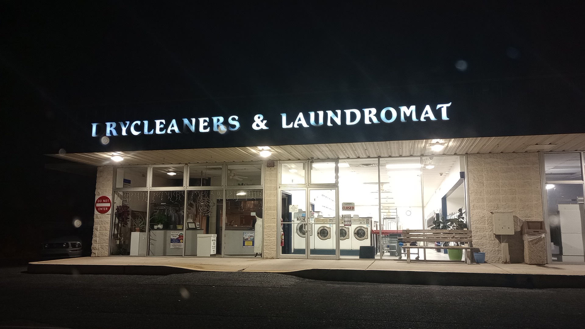 Classic Drycleaners and Laundromats