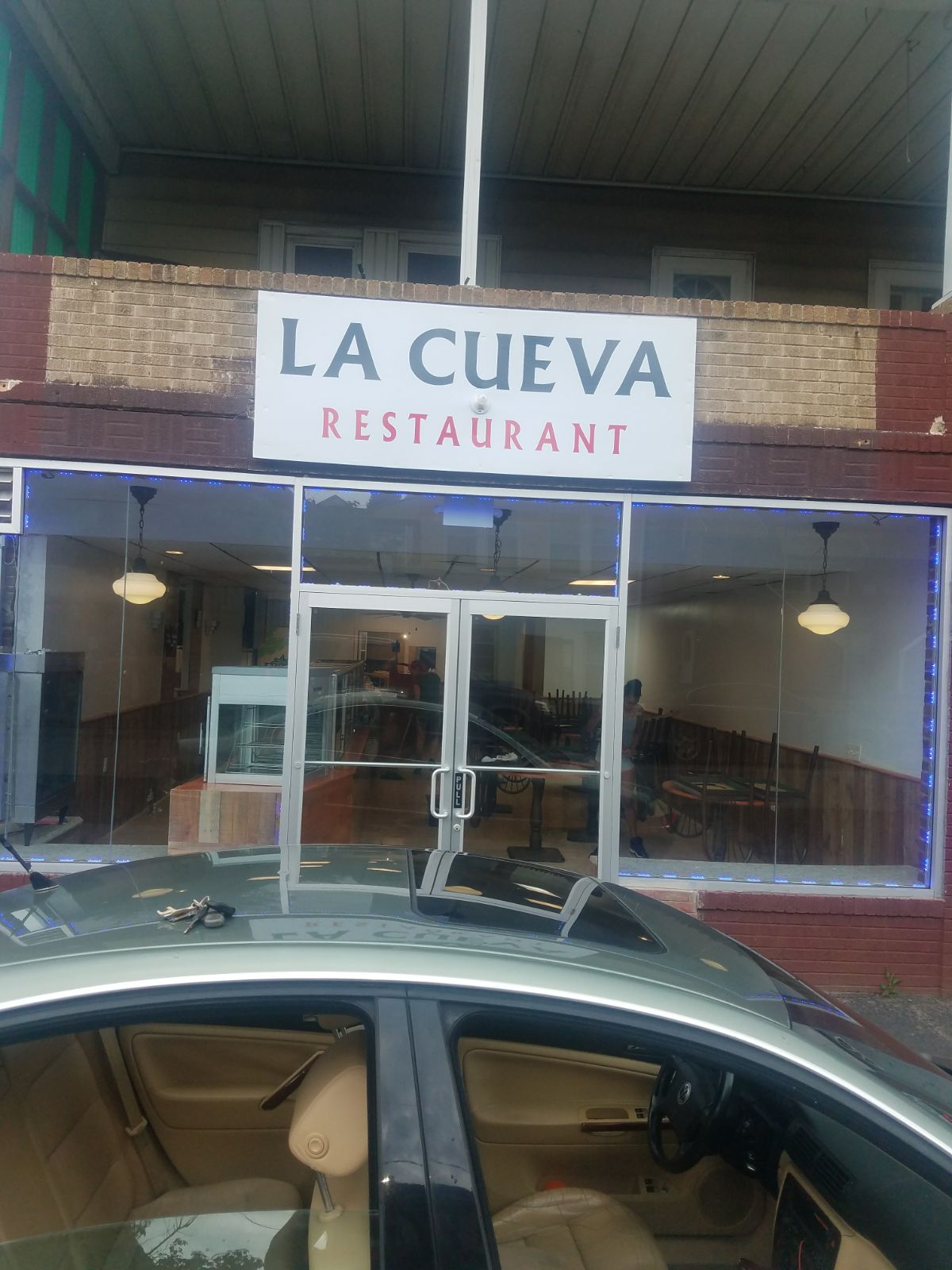 La Cueva Restaurant