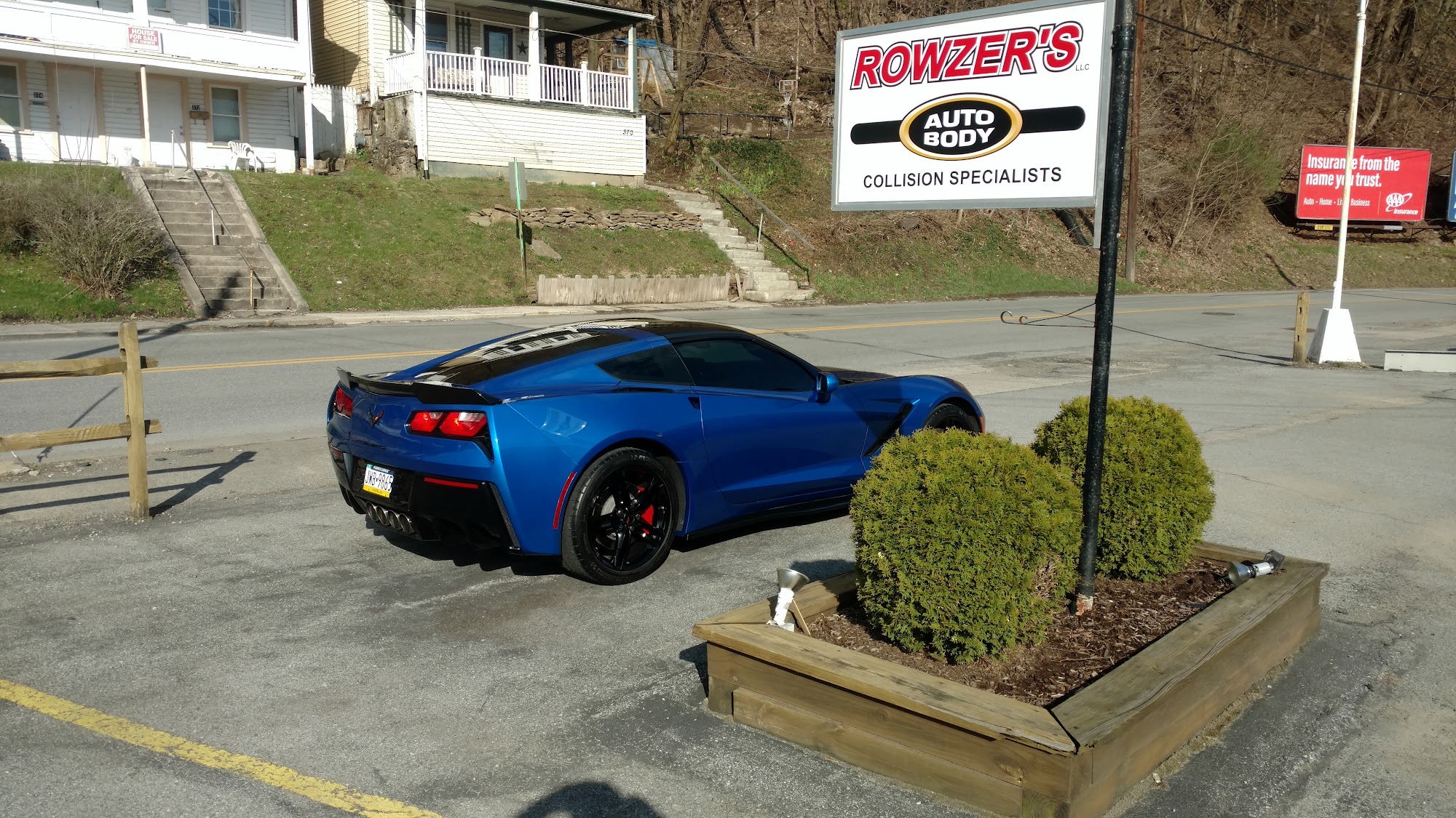 Rowzer's Auto Body & Repair LLC.