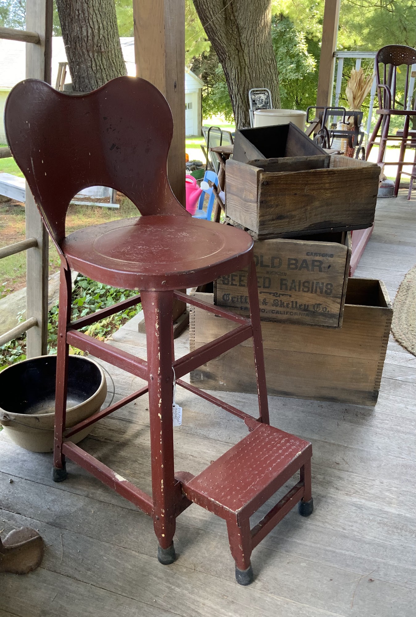 Farmhouse Antiques and Rusty Stuff