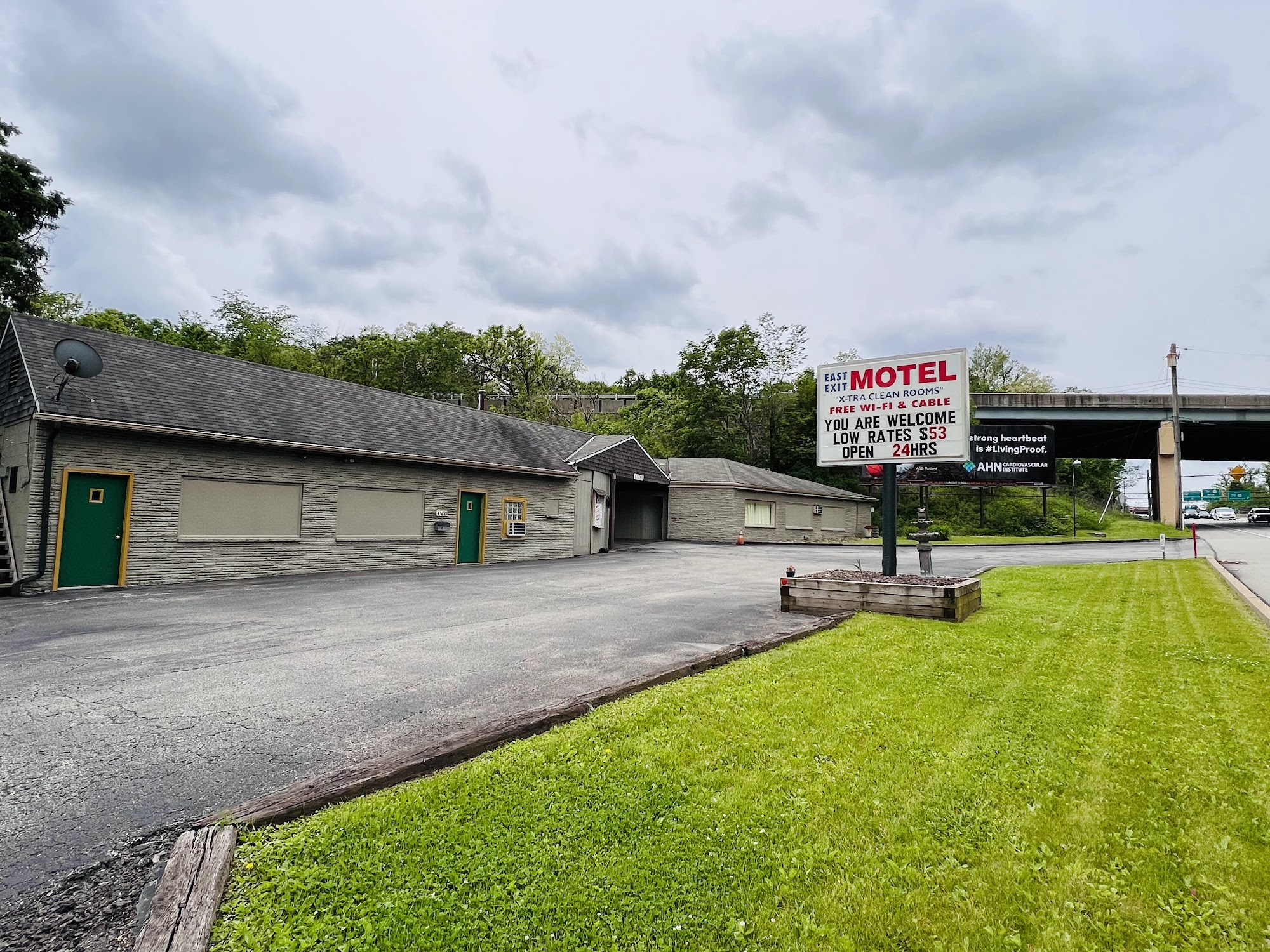 East exit motel
