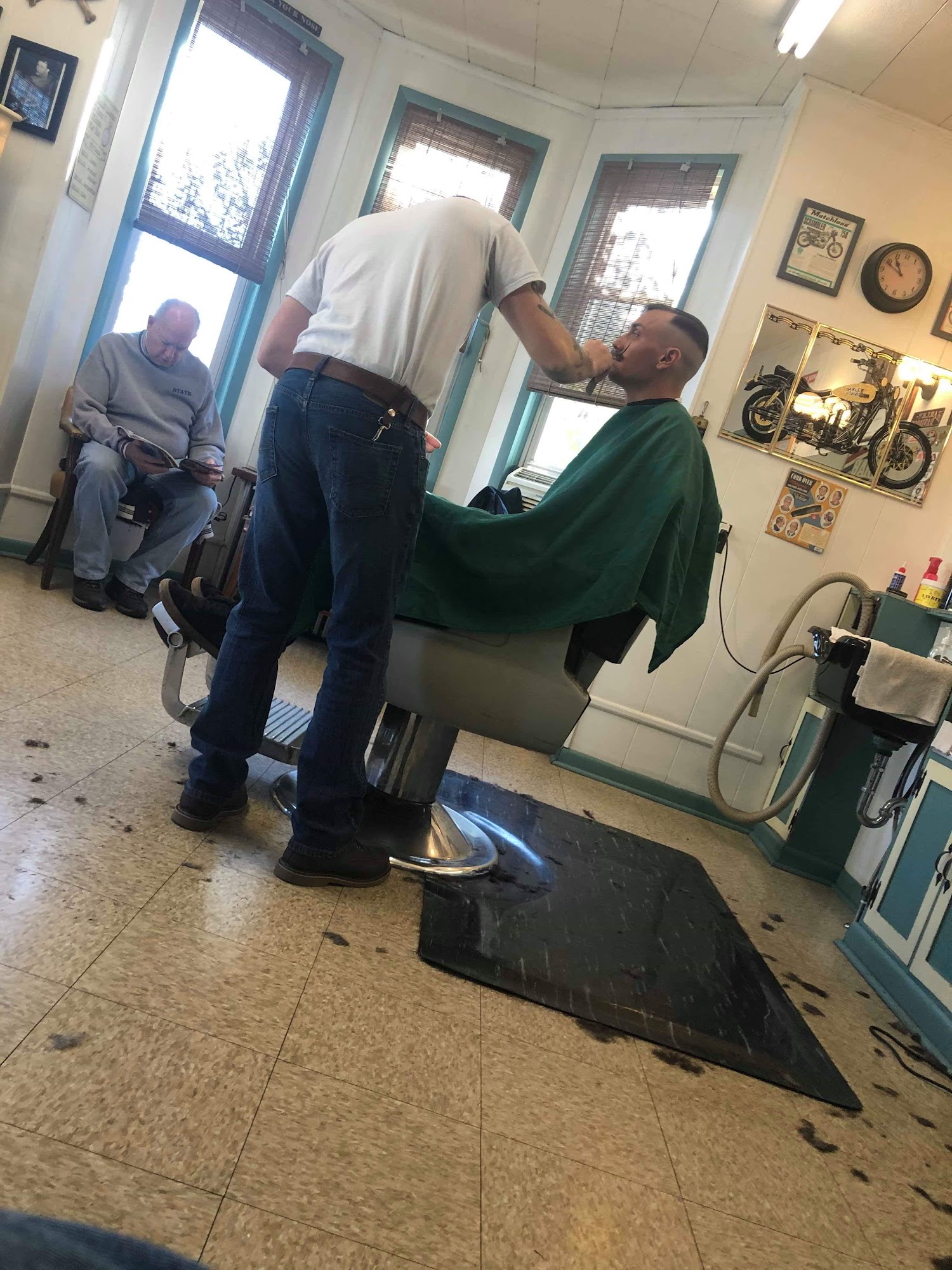 Leo Moss’ Barber Shop