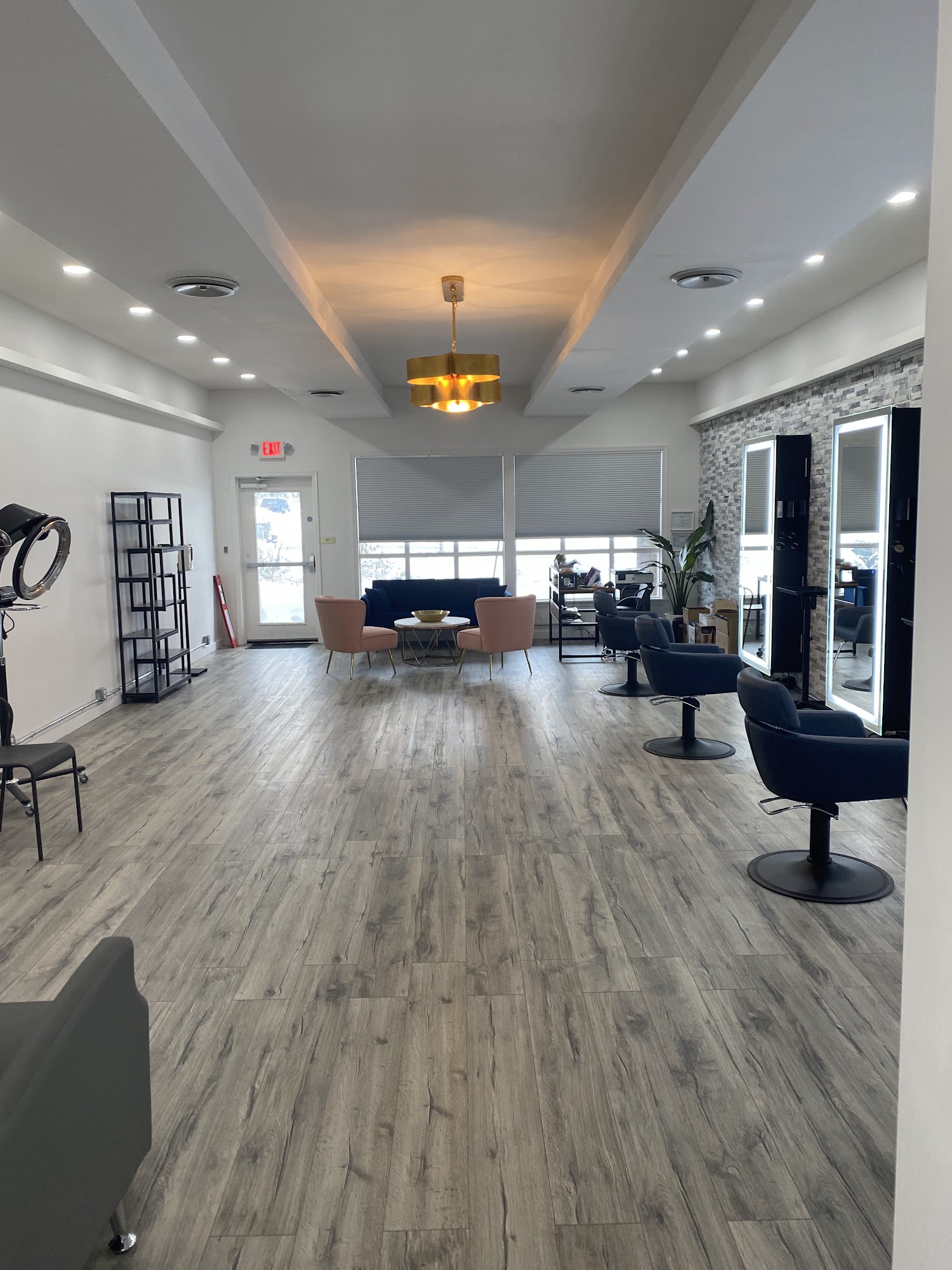 Valor Salon