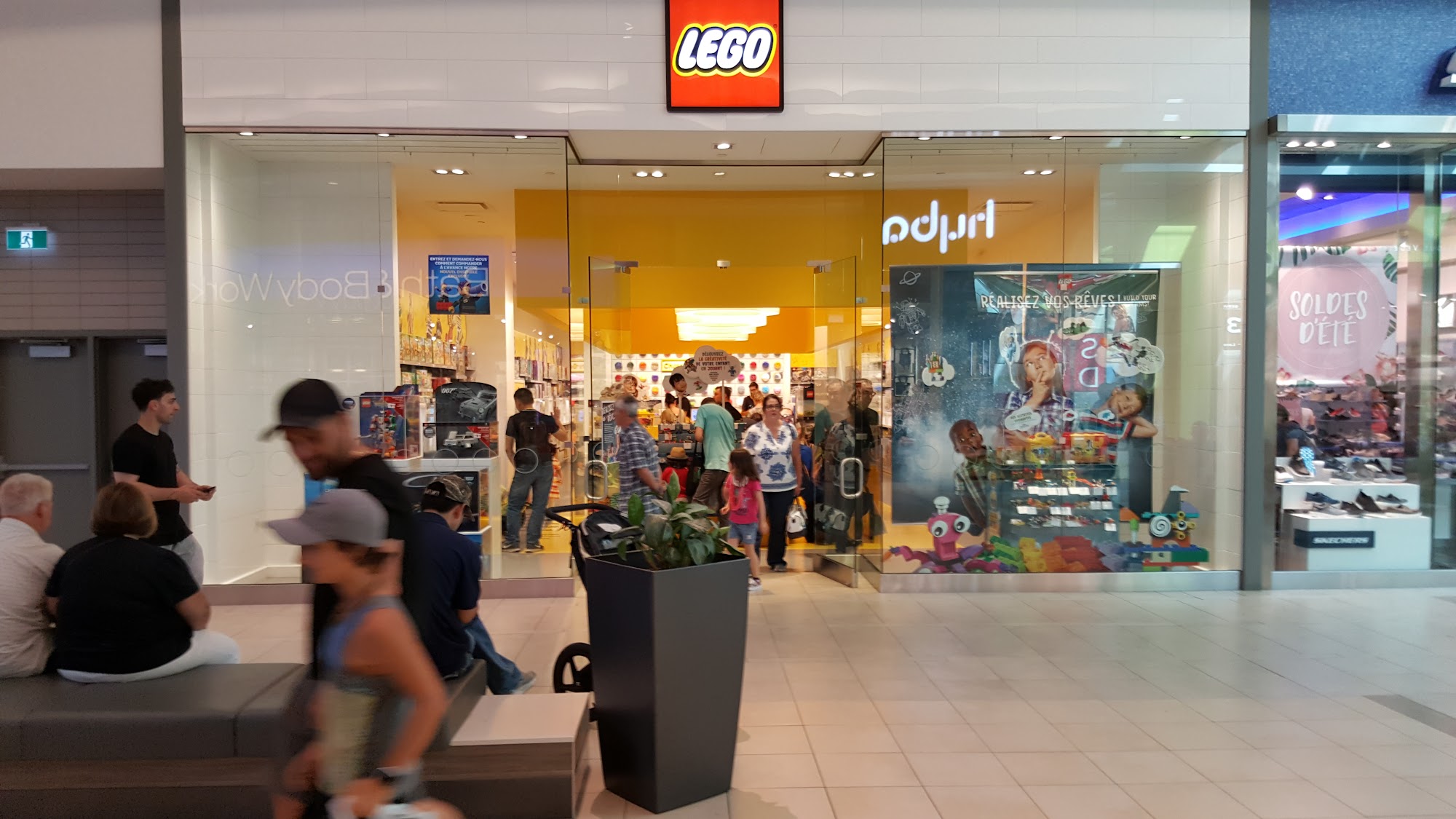 The LEGO® Store Carrefour Laval