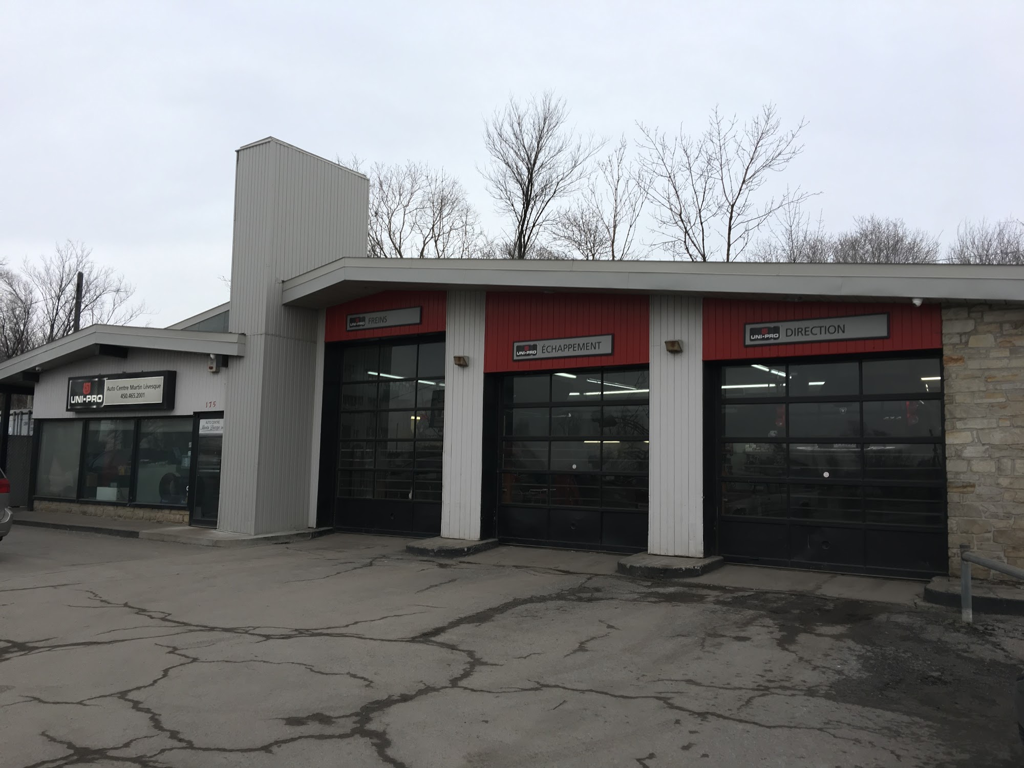 Auto Centre Martin Levesque Inc 175 Rue Riverside, Saint-Lambert Quebec J4R 1A6