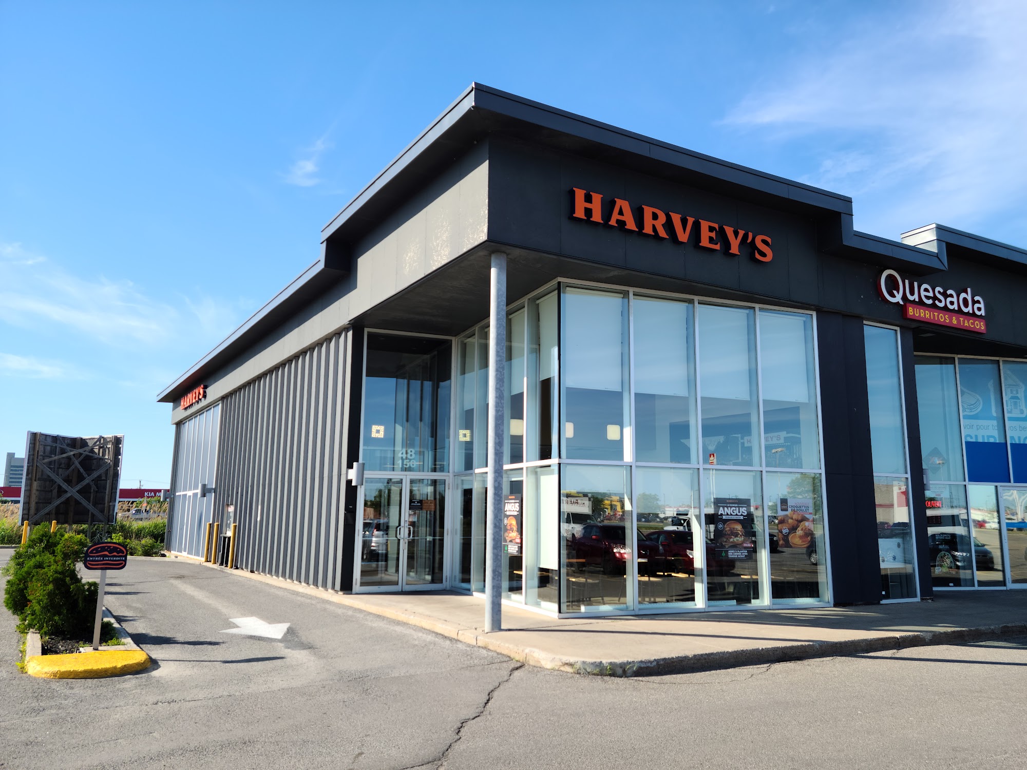 Harvey's (Harveys)