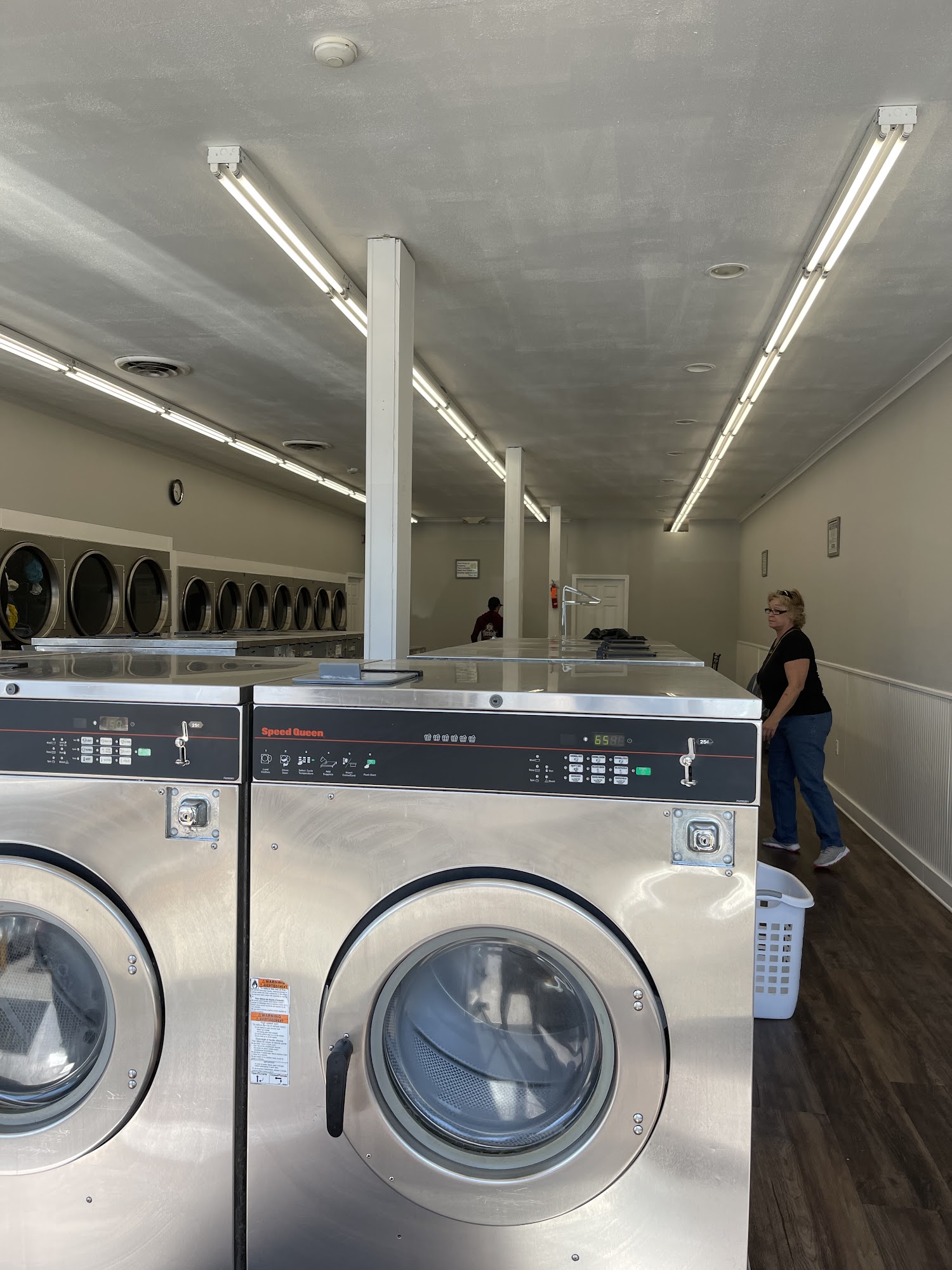 Main Street Laundromat-Open 24/7