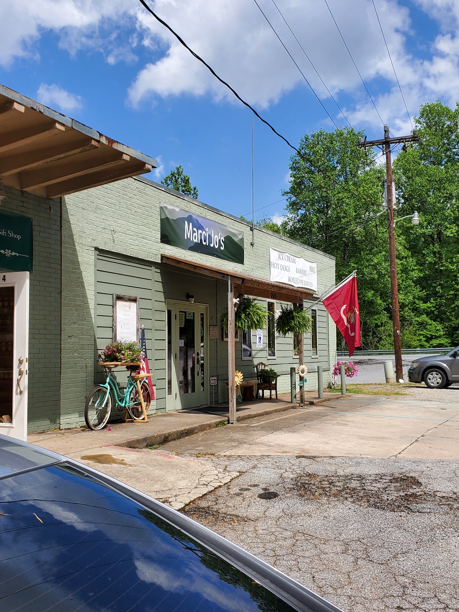 Marci Jo's Olde Mountain Store