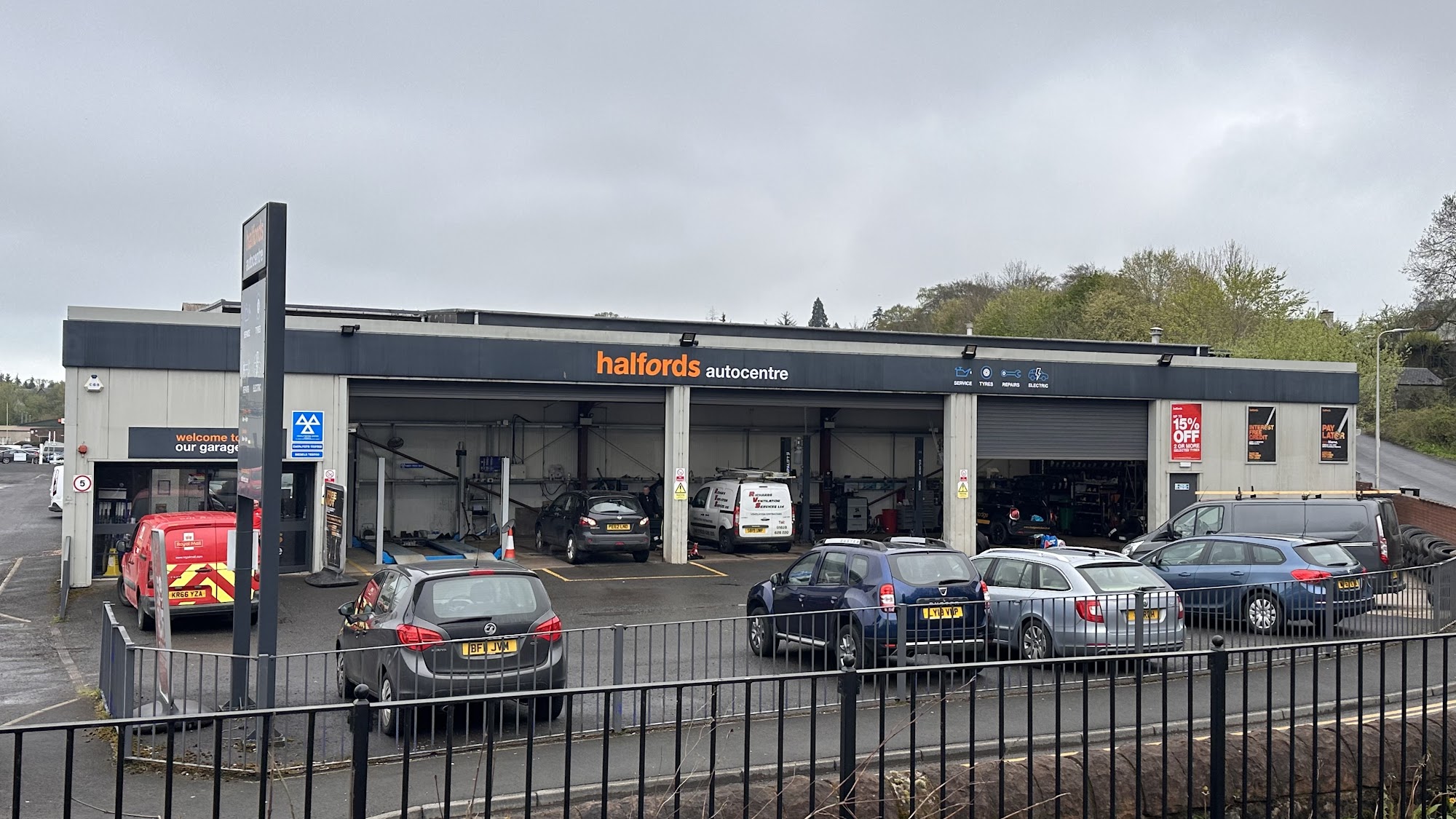Halfords McConechys Blairgowrie Autocentre