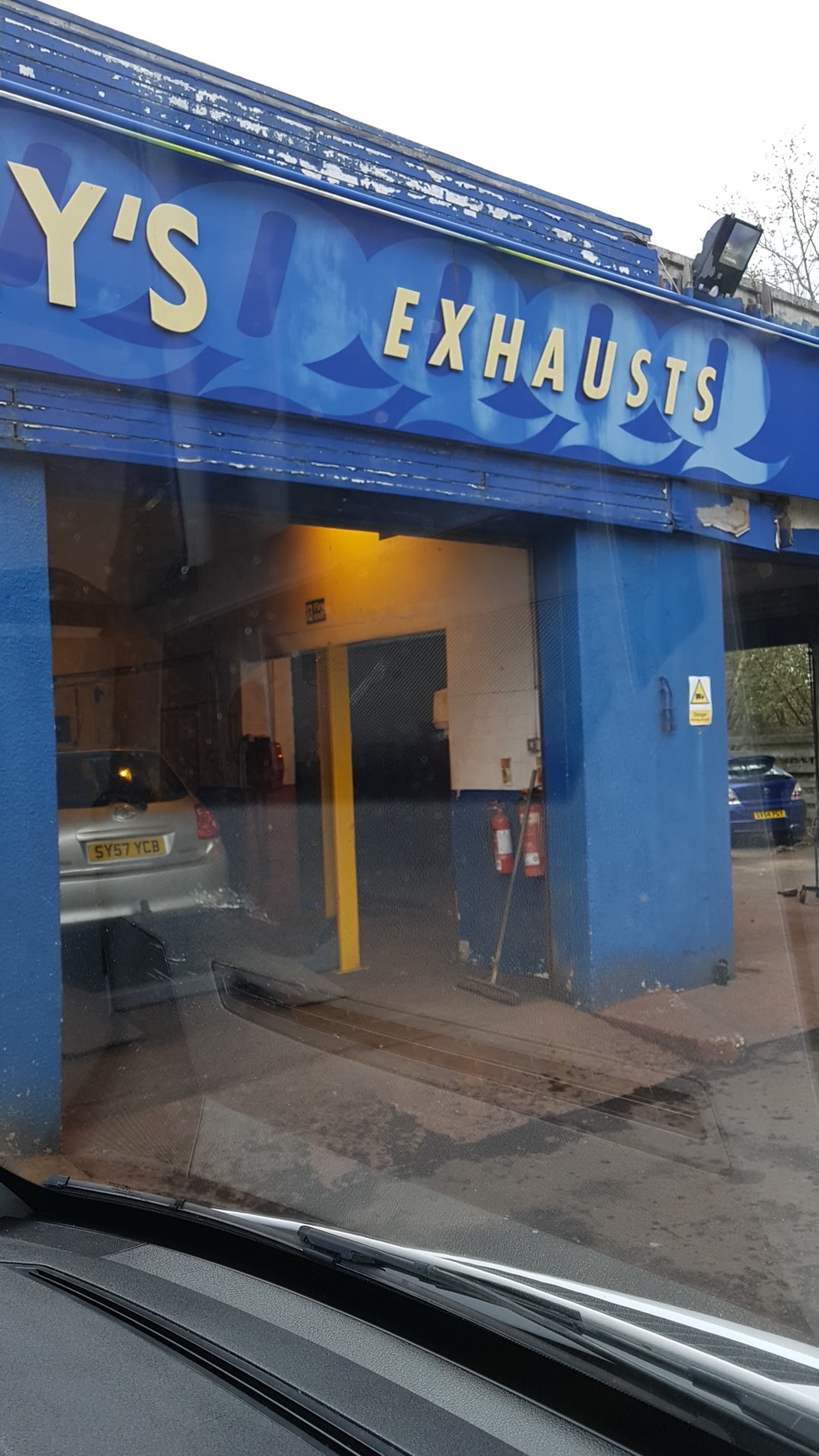 Halfords McConechys Dingwall Autocentre