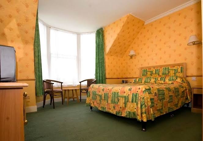 Kilmarnock Arms Hotel