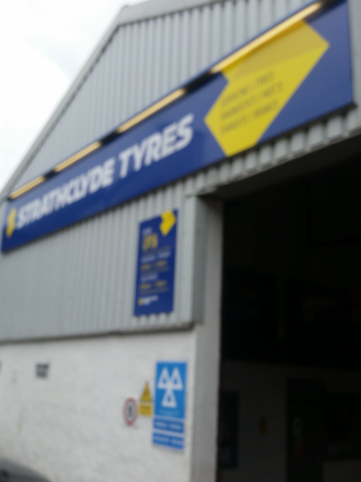 Halfords Autocentre McConechys Johnstone