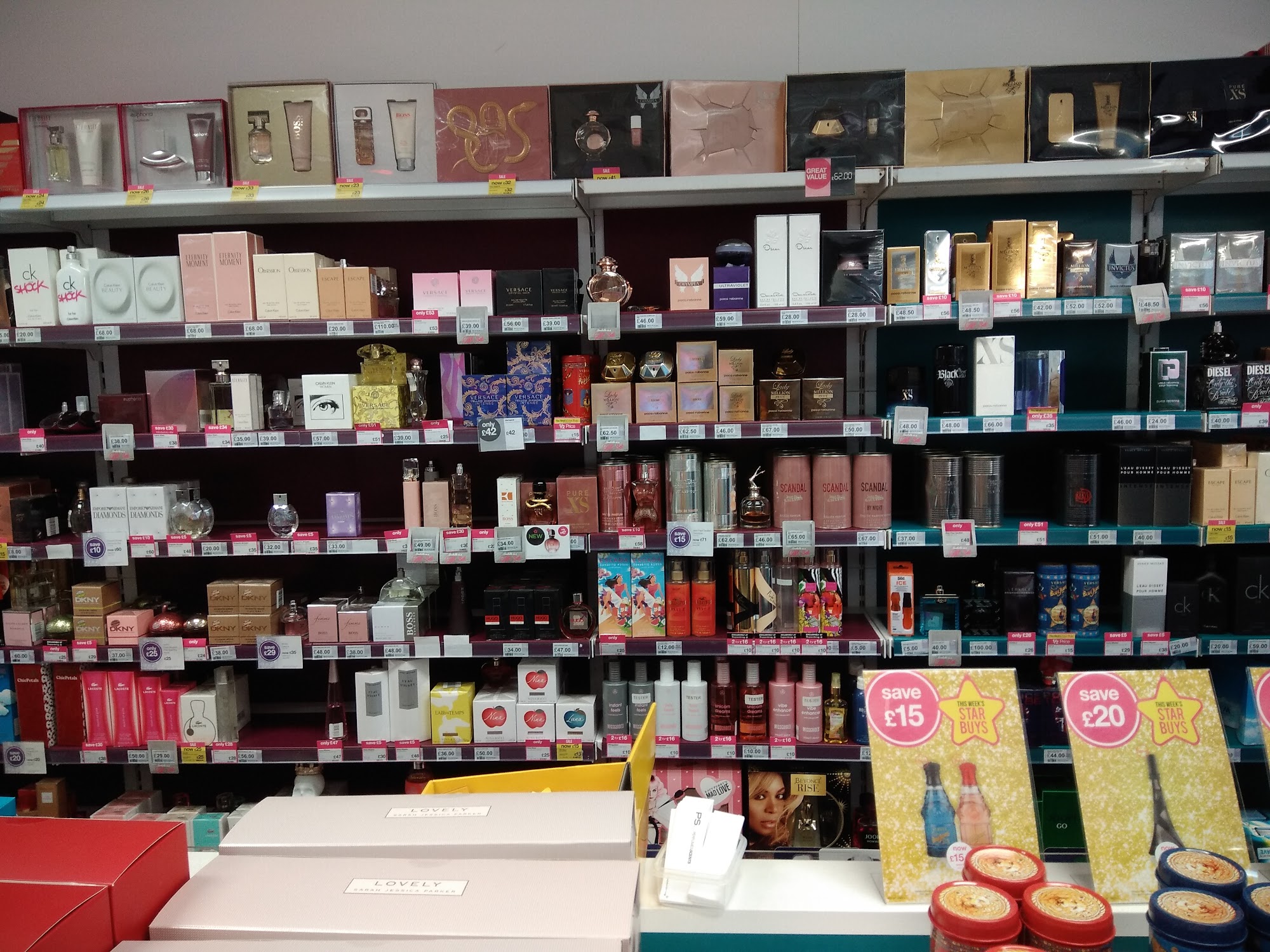 Superdrug Leven