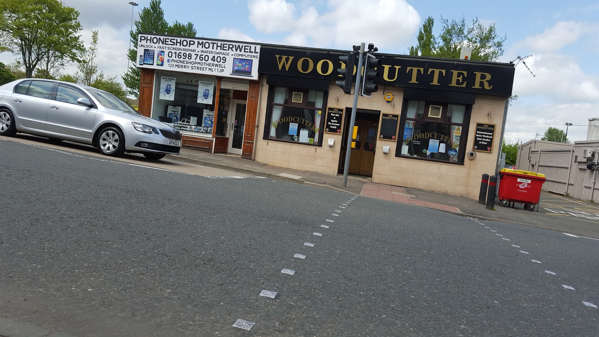 The Woodcutter Bar 127 Merry St, Motherwell