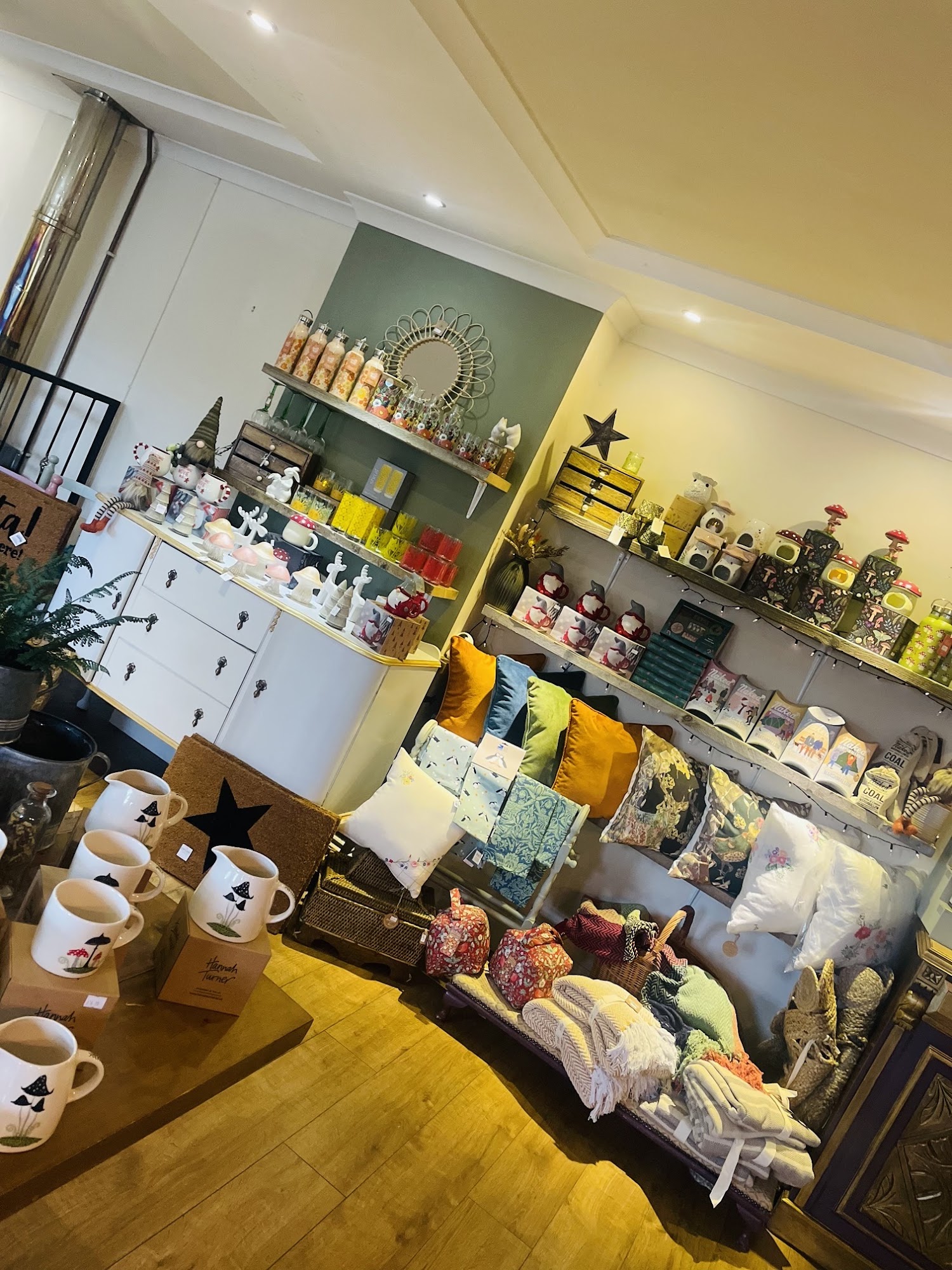 Rose Bees Boutique