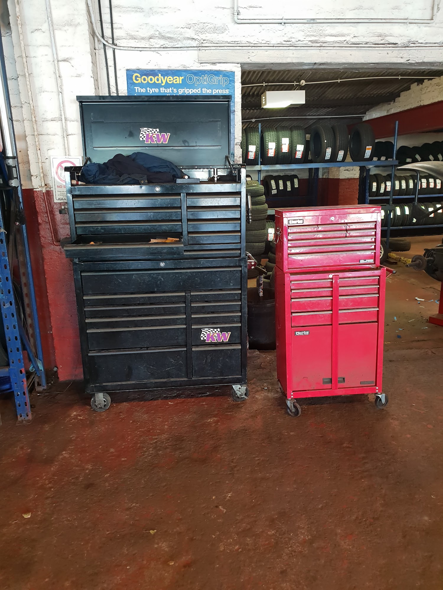 Halfords McConechys Saltcoats Autocentre