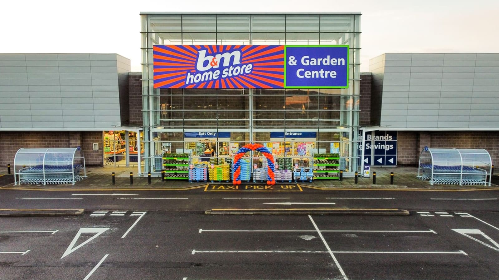 B&M Store with Garden Centre Stirling