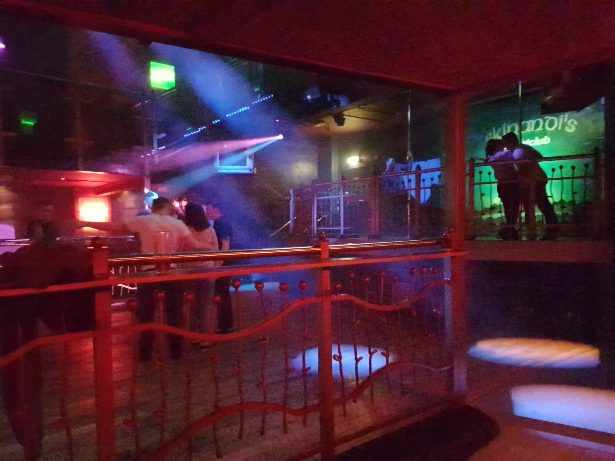 Skinandi's Nightclub