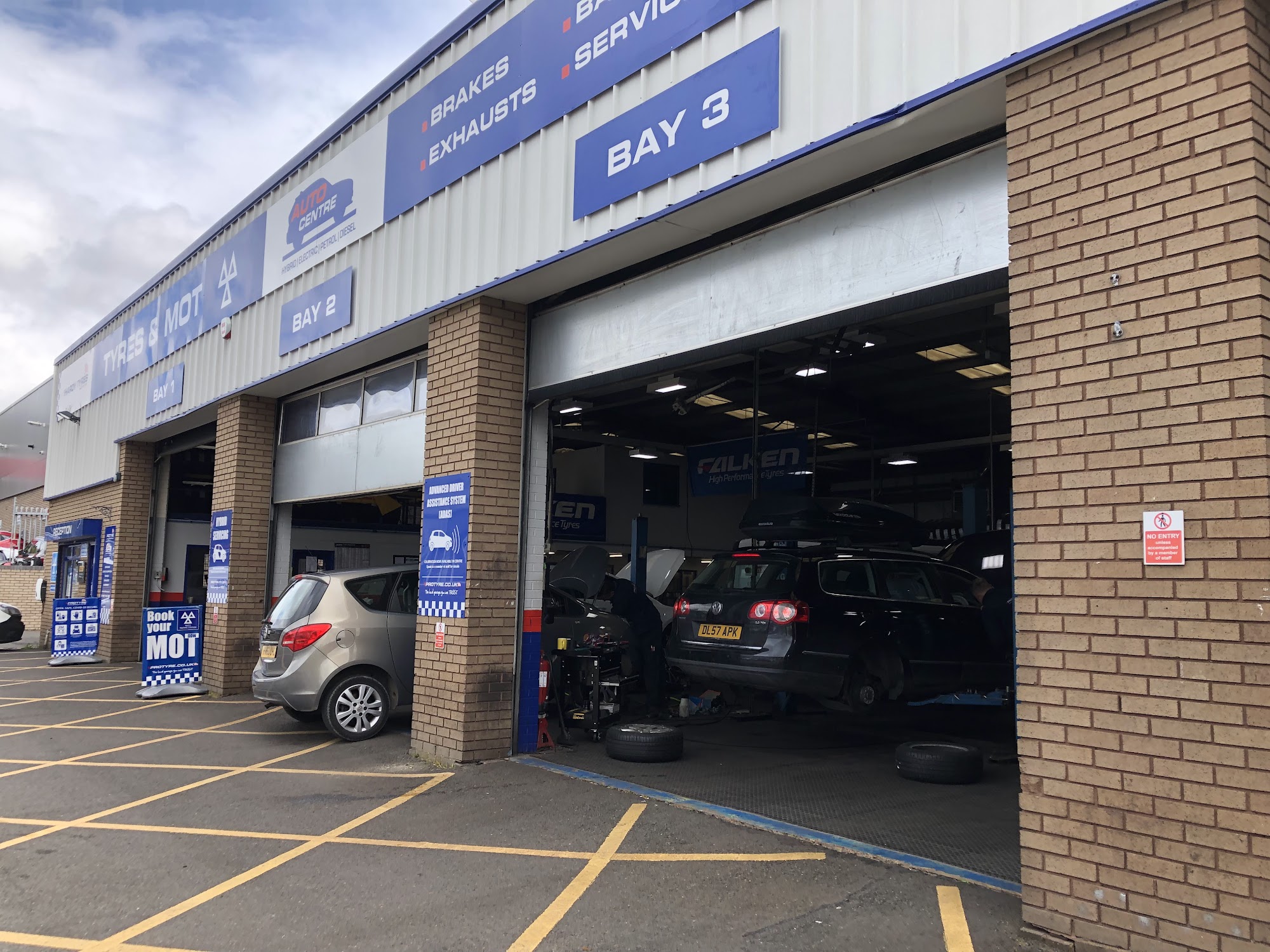 Hardy Tyres - Team Protyre