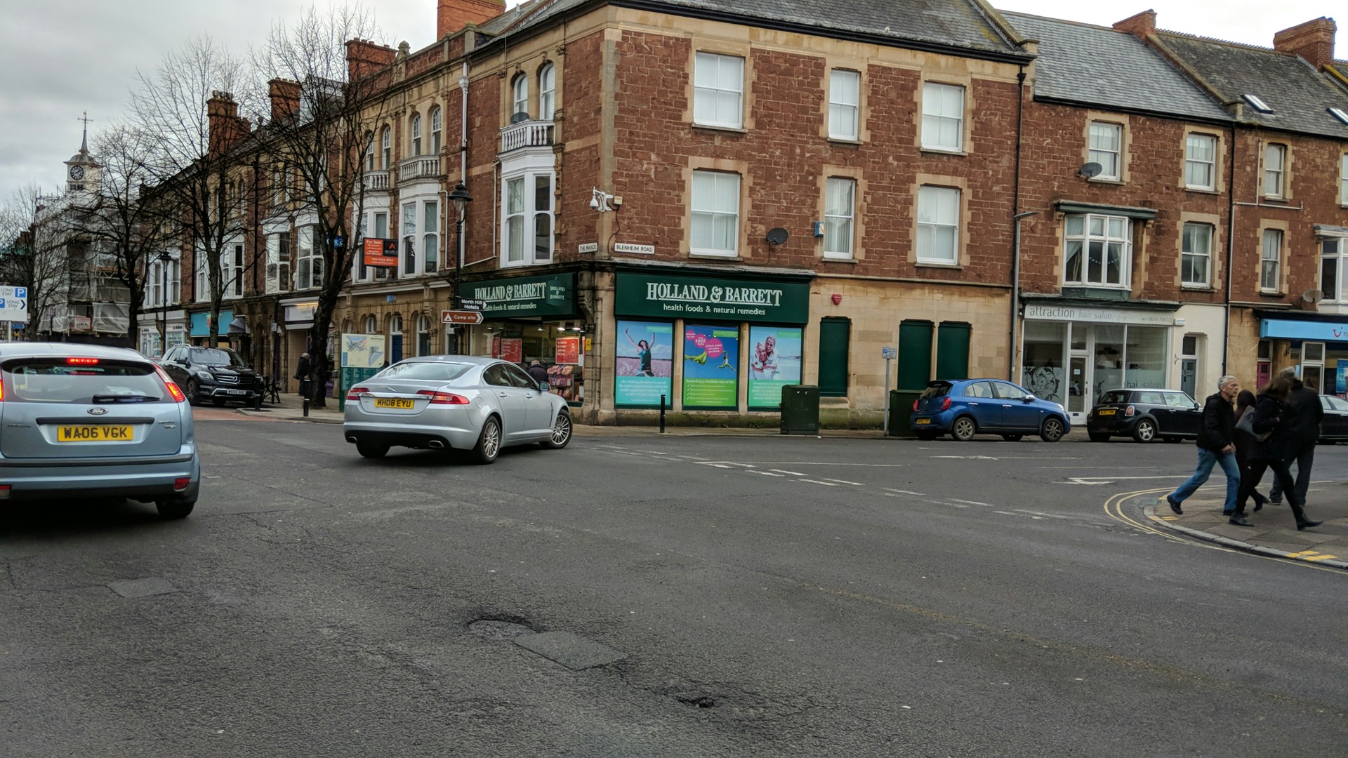 Holland & Barrett - Minehead