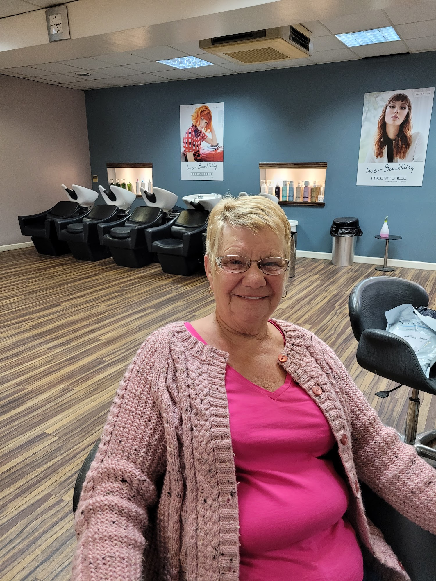 Leslie Frances Hairdressing