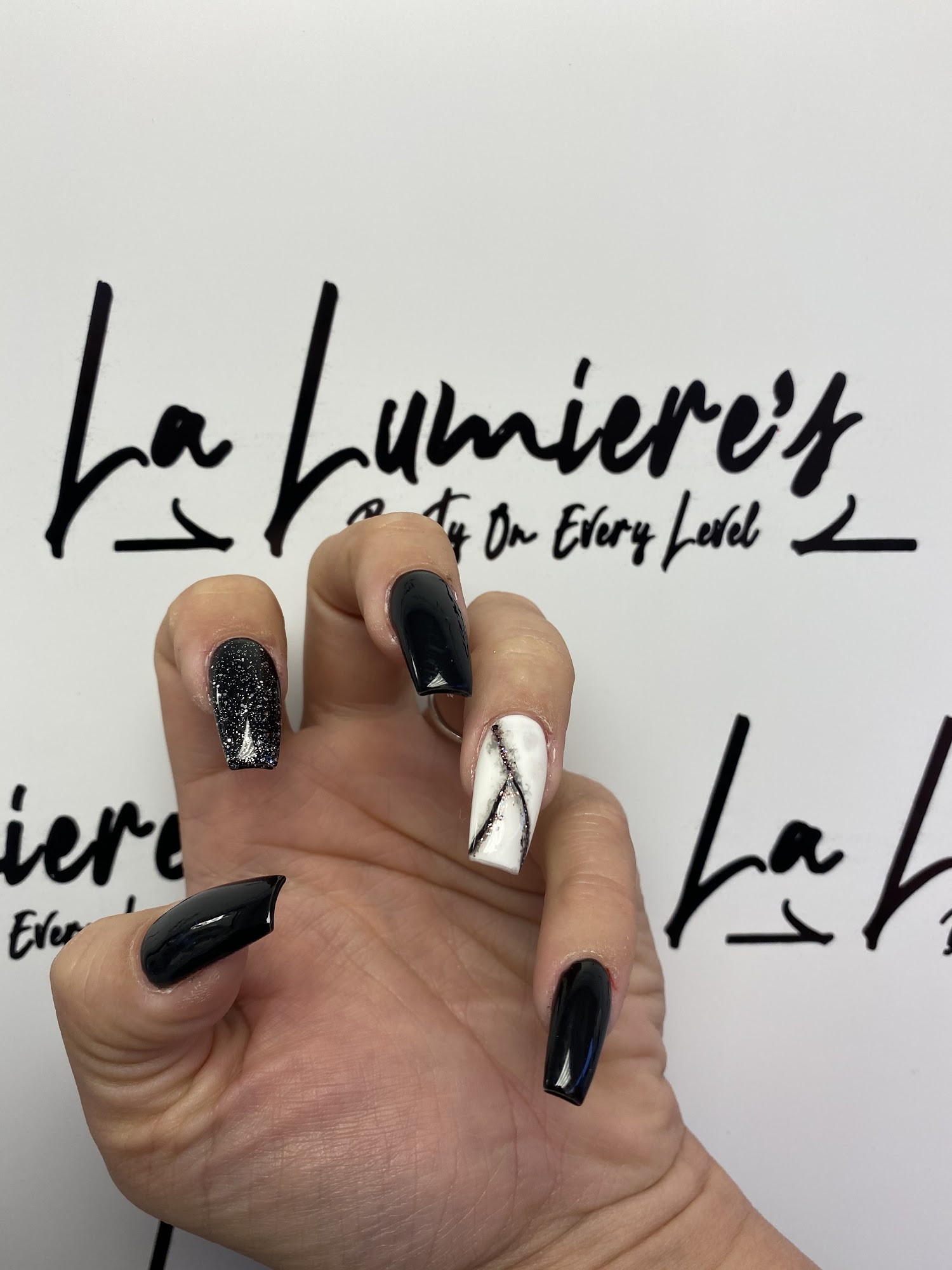 Lumiere's Chinese Nails & Beauty