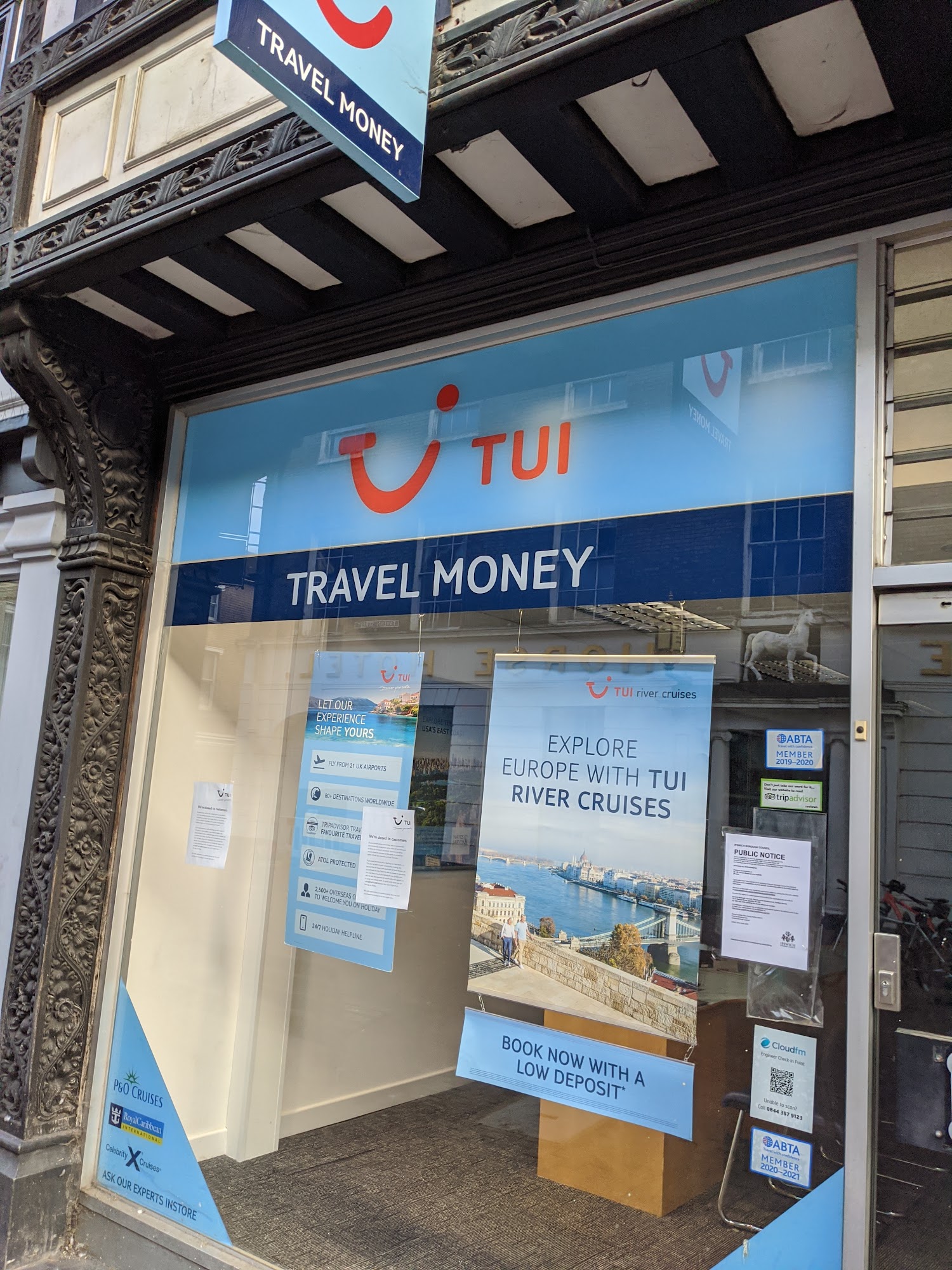 TUI Holiday Store