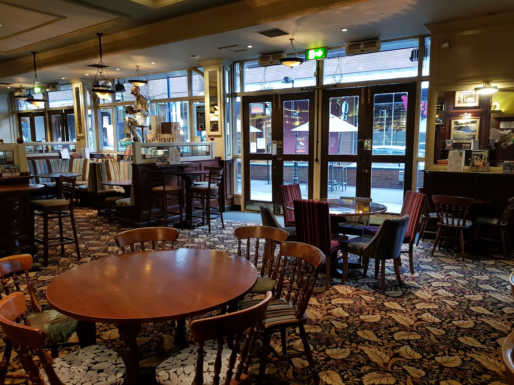 The Herbert Wells - JD Wetherspoon 51-57 Chertsey Rd, Woking