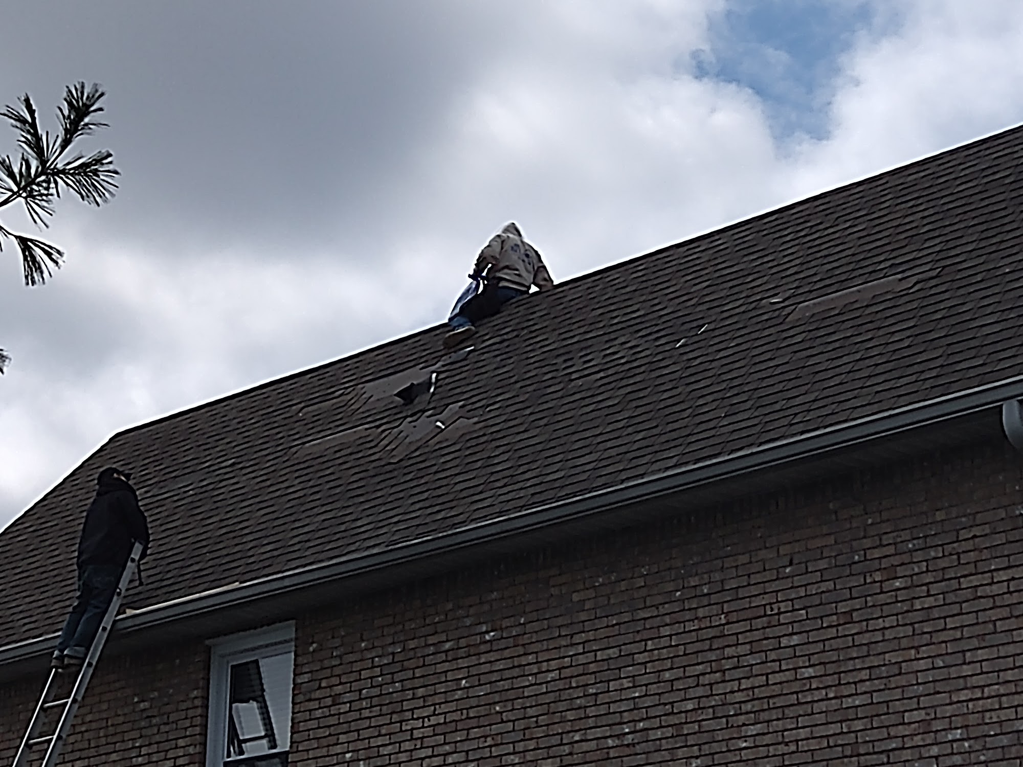 JR Roofing, guttering, siding & home repair