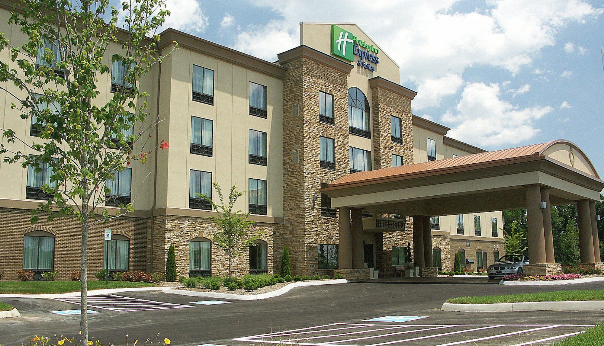 Holiday Inn Express & Suites Cleveland Northwest, an IHG Hotel
