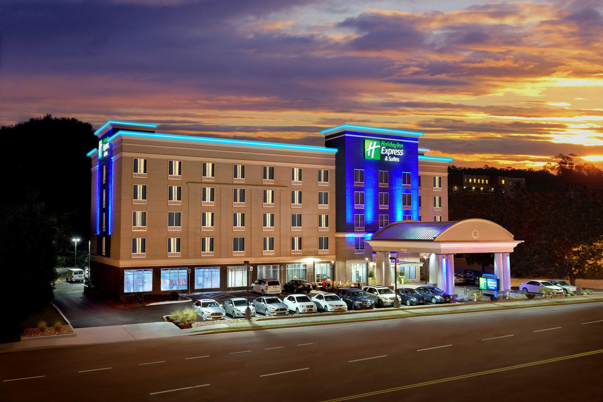 Holiday Inn Express & Suites Knoxville West - Papermill Dr, an IHG Hotel