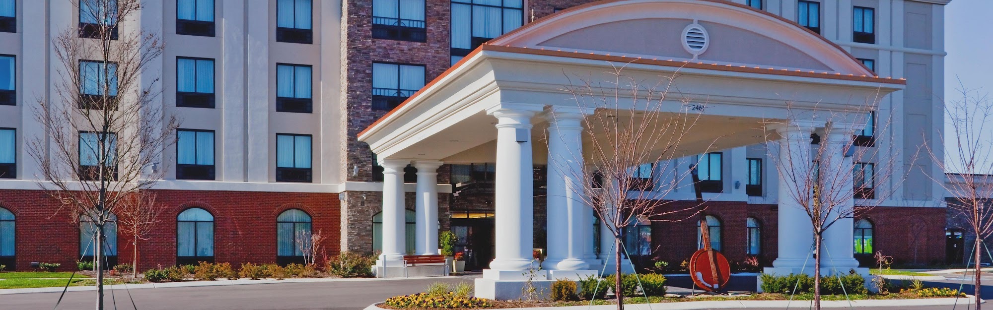 Holiday Inn Express & Suites Nashville-Opryland, an IHG Hotel