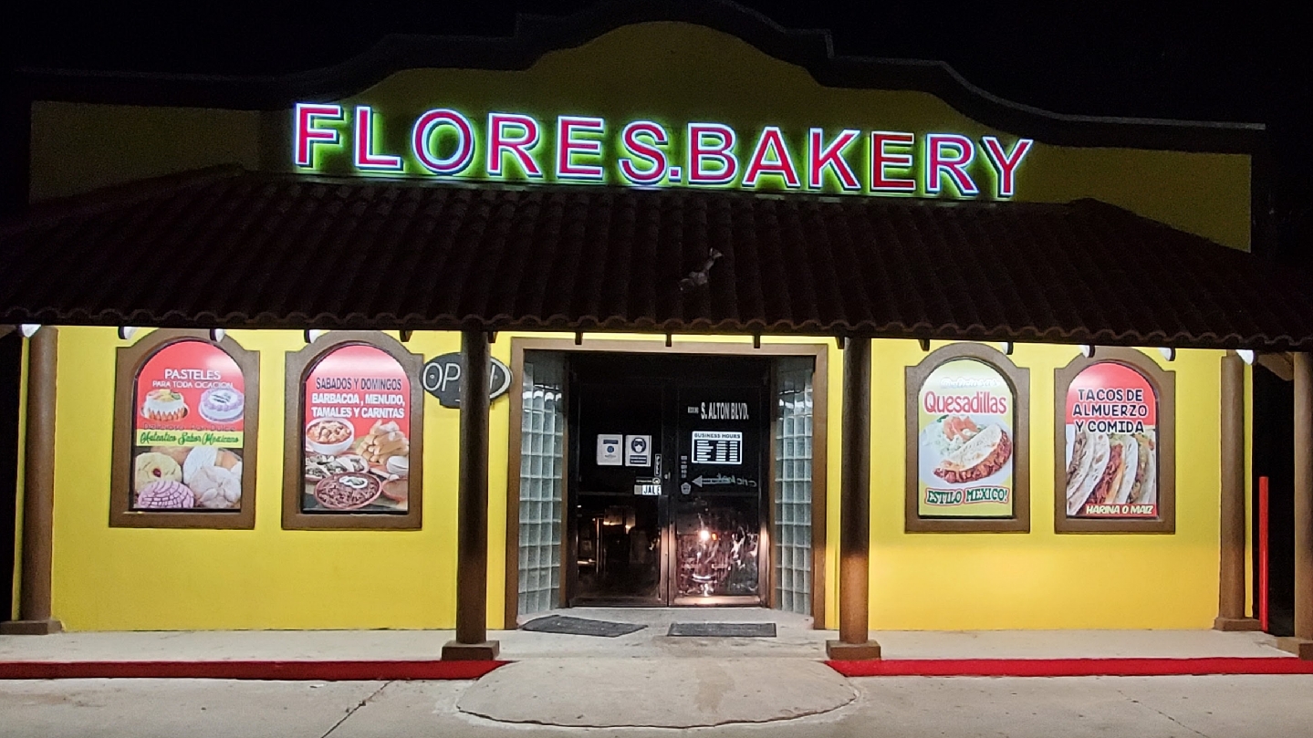 Flores Bakery