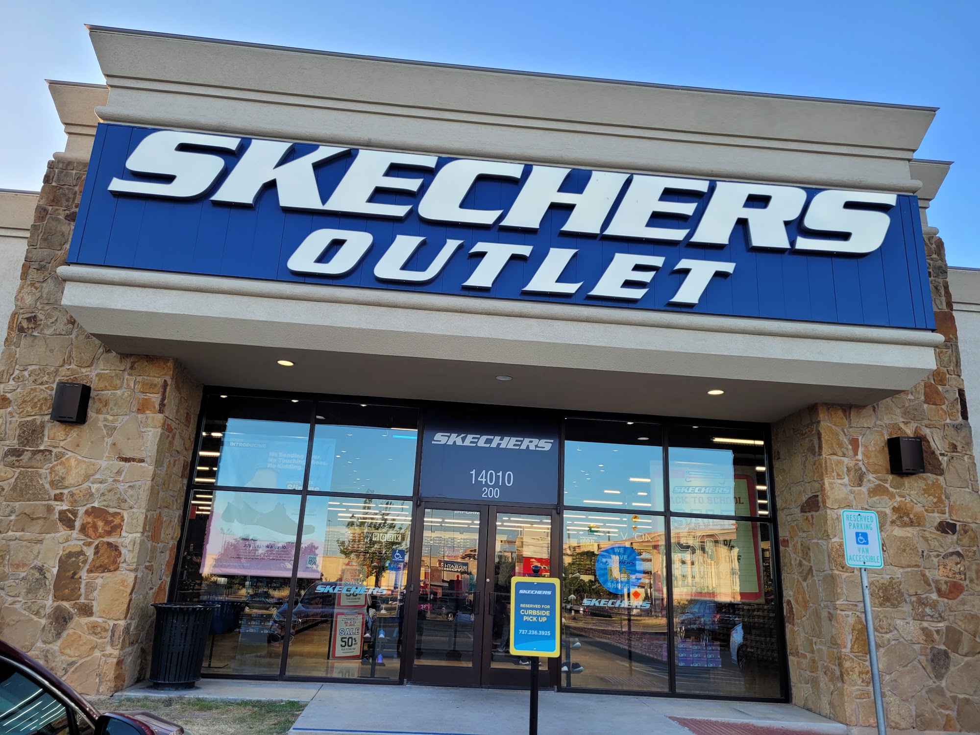 SKECHERS Warehouse Outlet