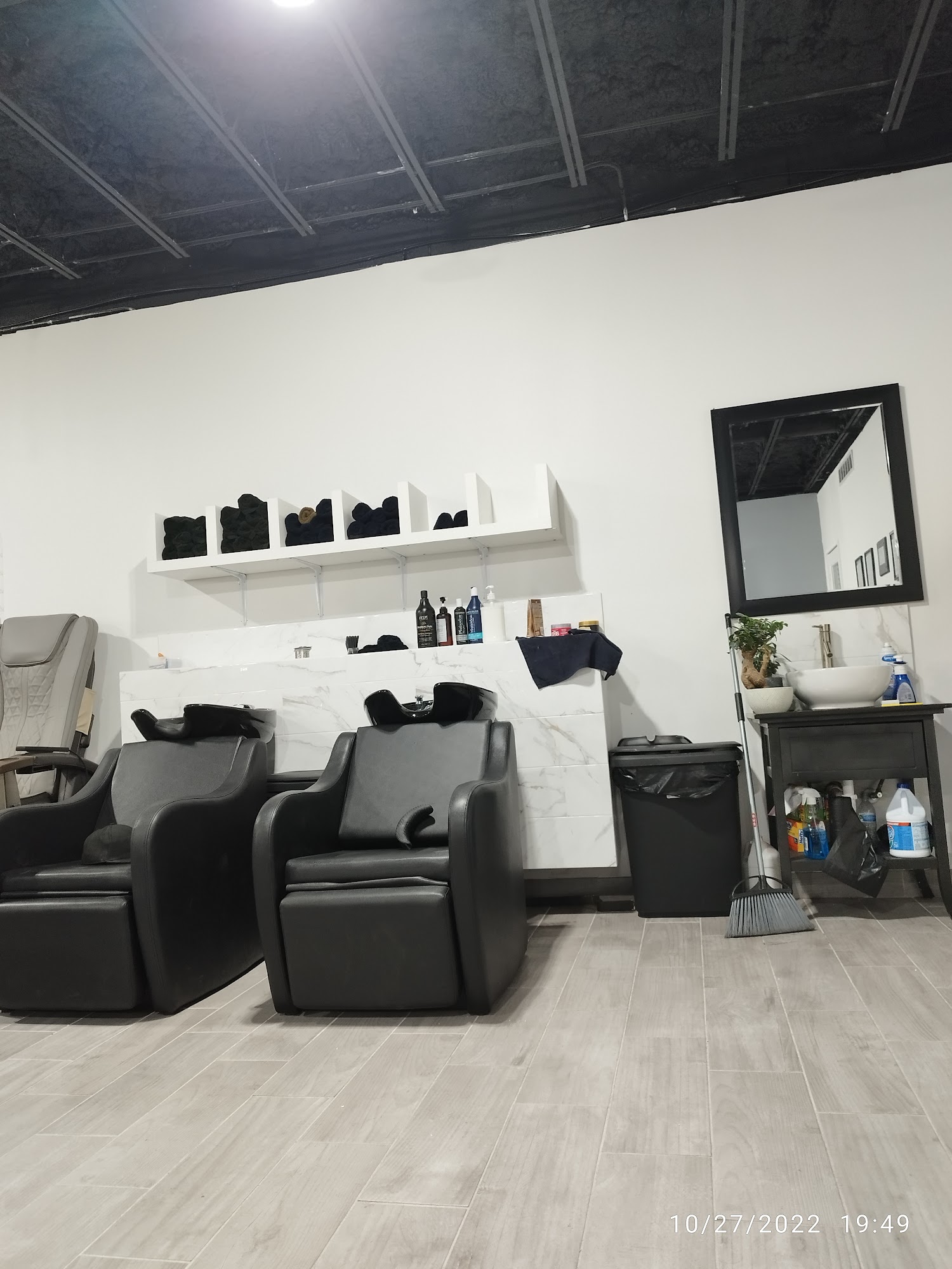 EBENEZER BARBER SHOP AND BEAUTY SALON