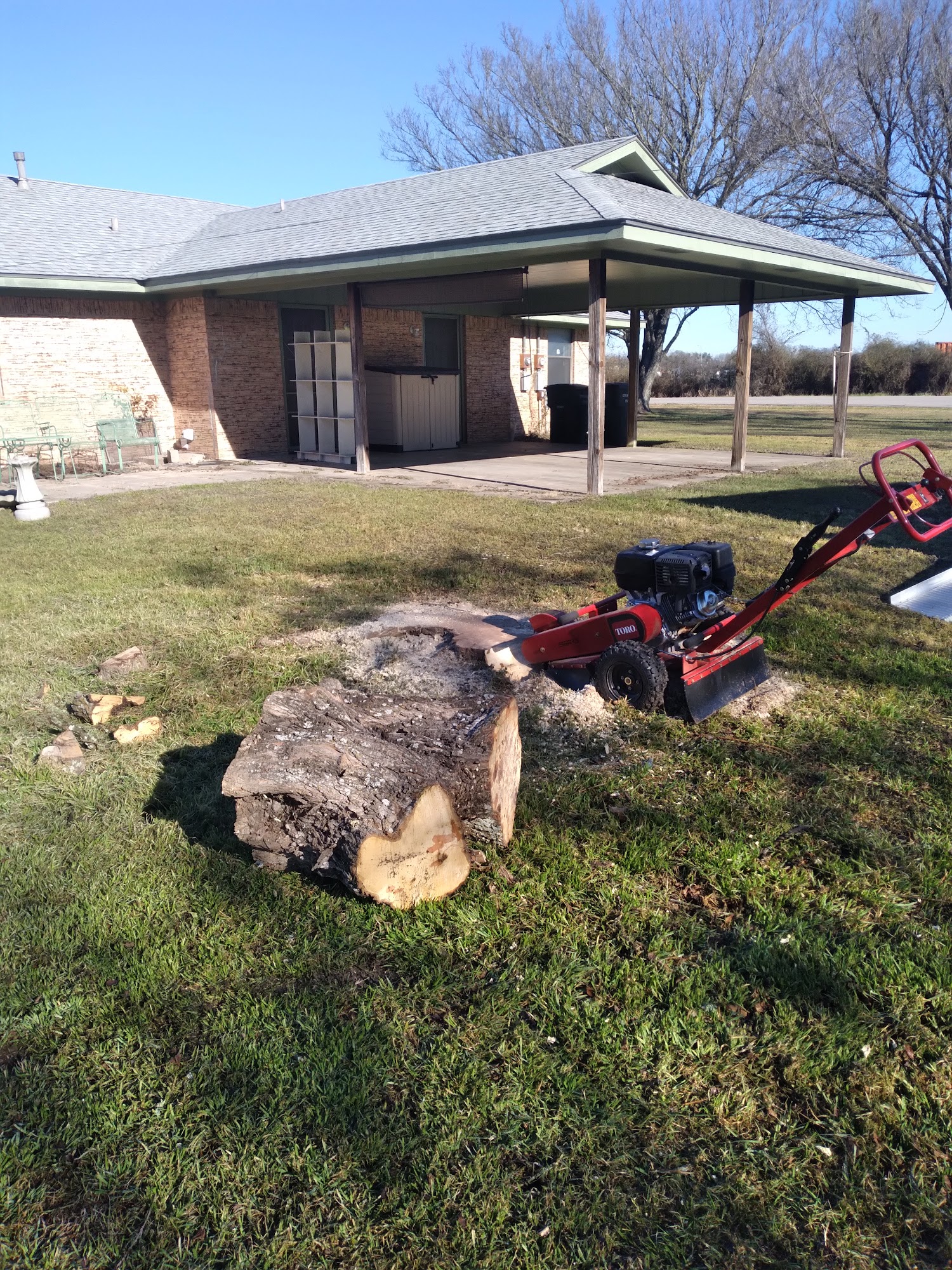 D&D Lawn & Tree Service 567 Yaupon Dr, Caldwell Texas 77836