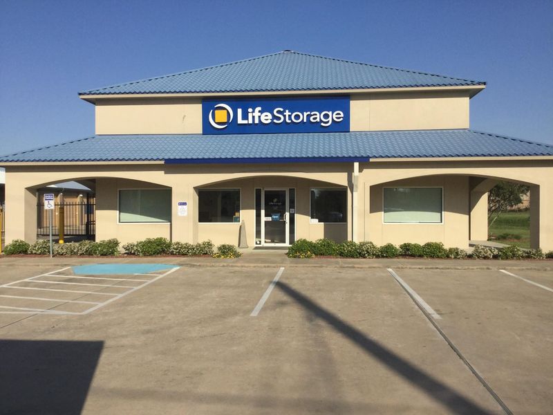 Life Storage - Cypress