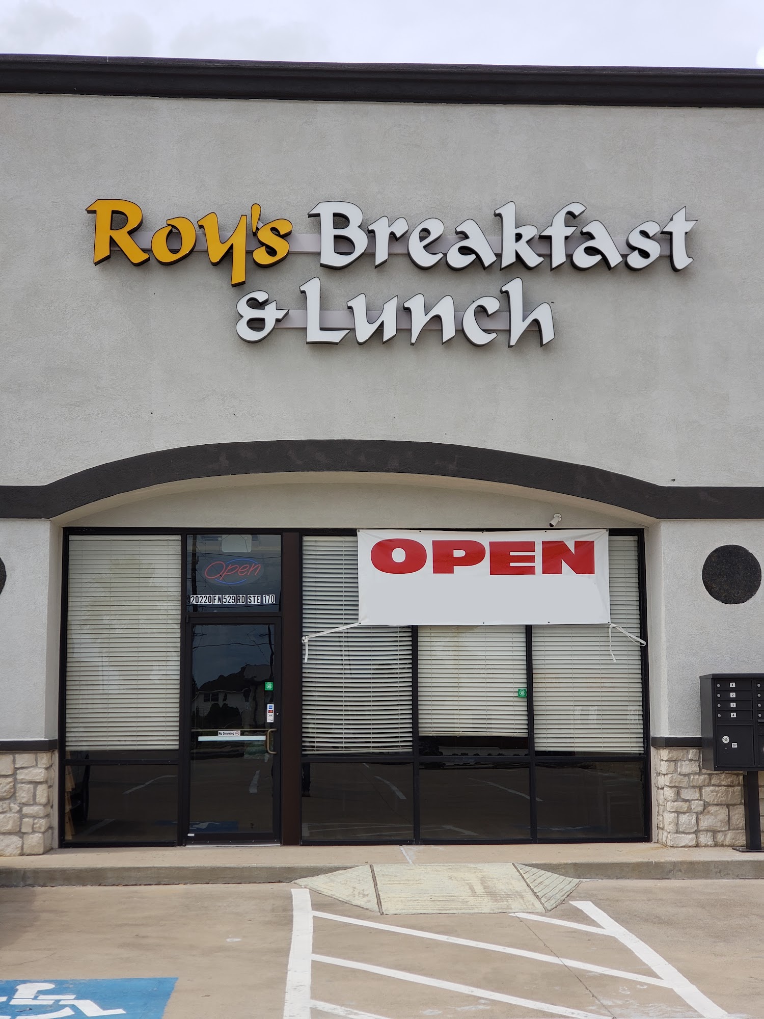 Roy's Breakfast & Lunch