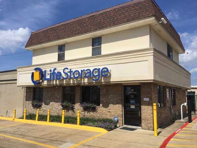 Life Storage - Dallas