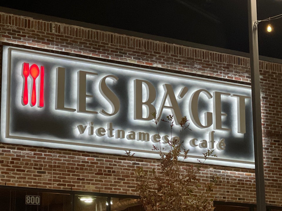 LES BA'GET Vietnamese Cafe