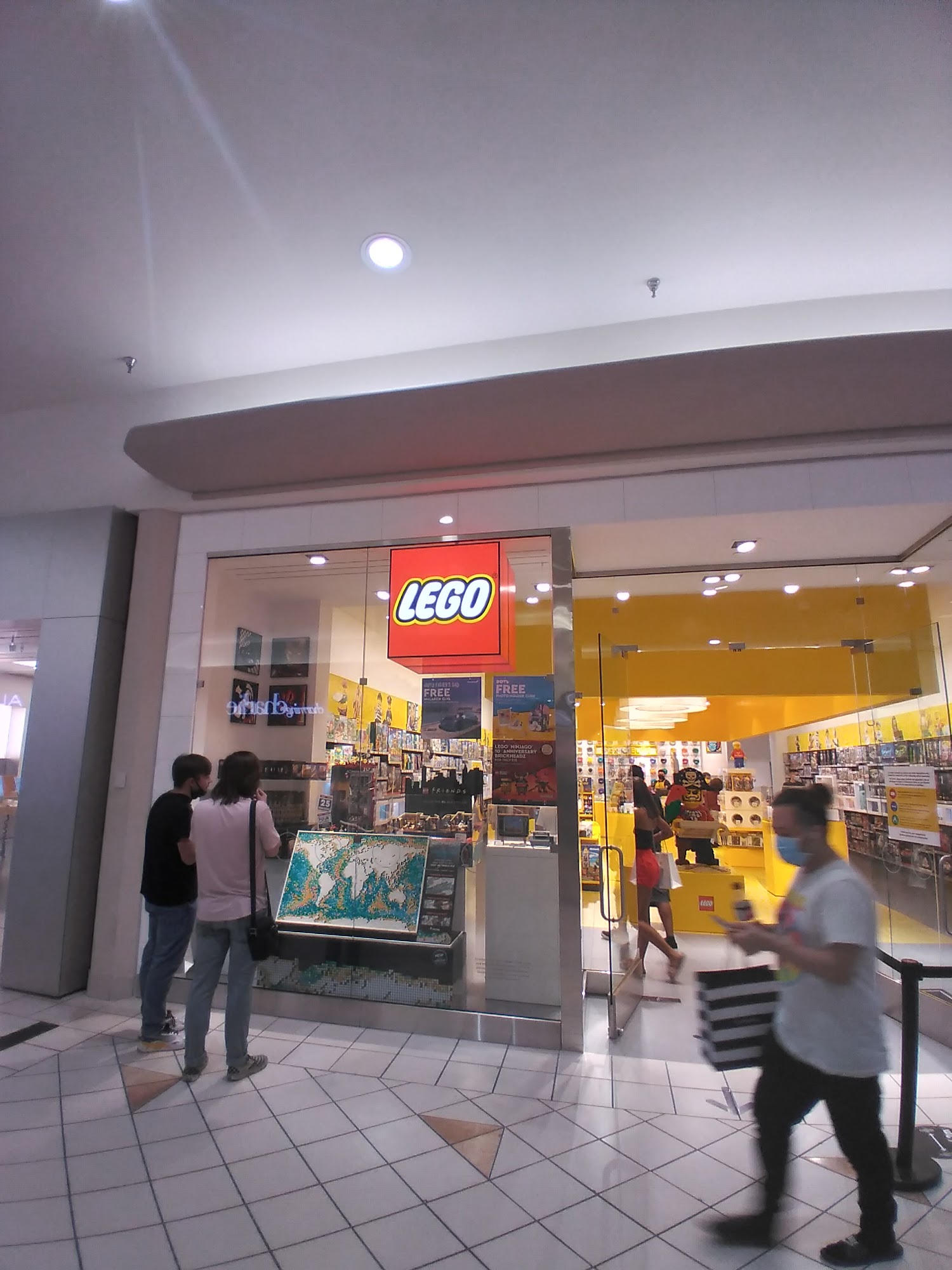 The LEGO® Store Willowbrook Mall