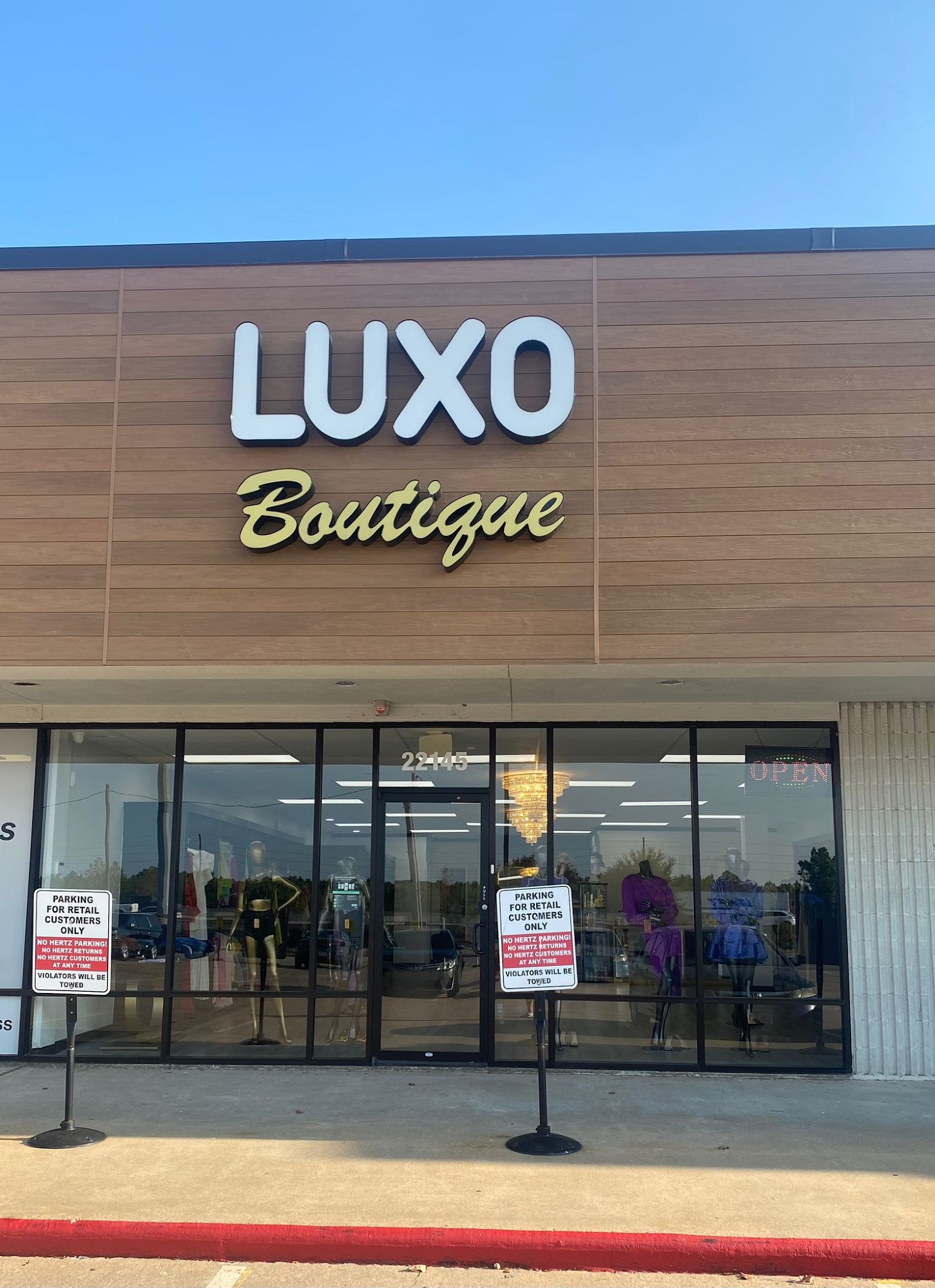 Luxo Boutique - Katy