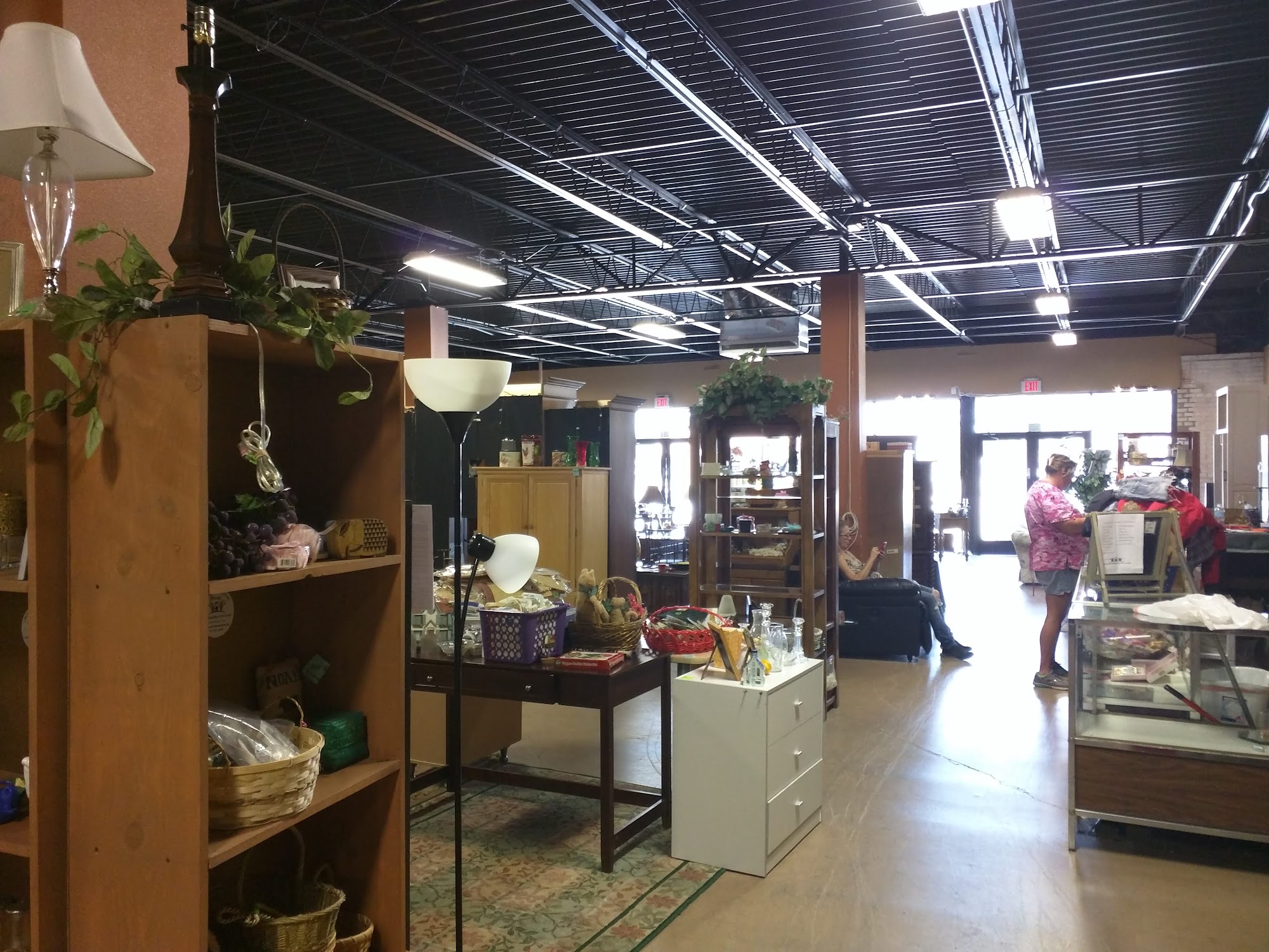 Community Storehouse Upscale Resale