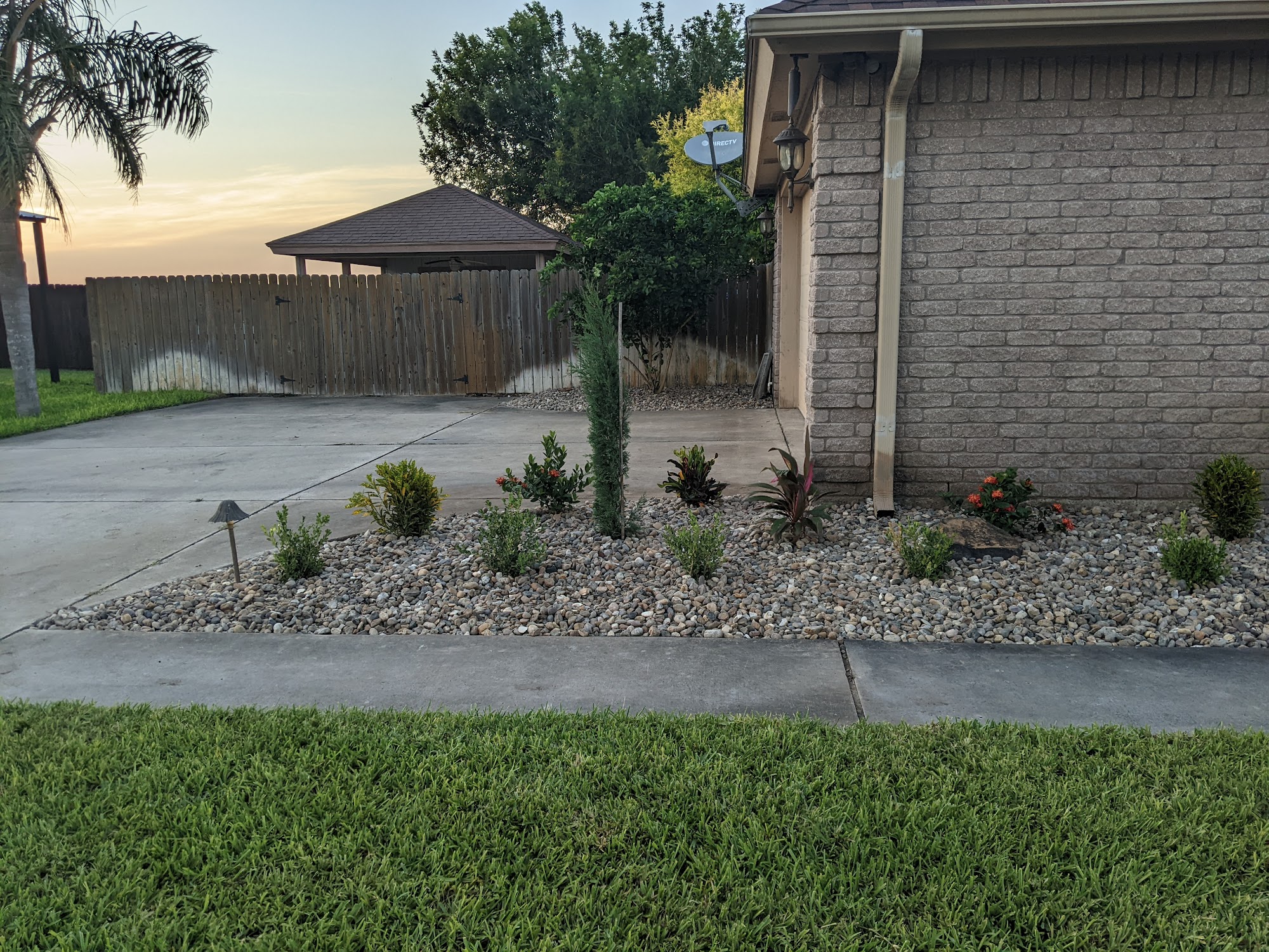 Rivera's Lawn & Landscaping 304 N Parker Rd, La Feria Texas 78559