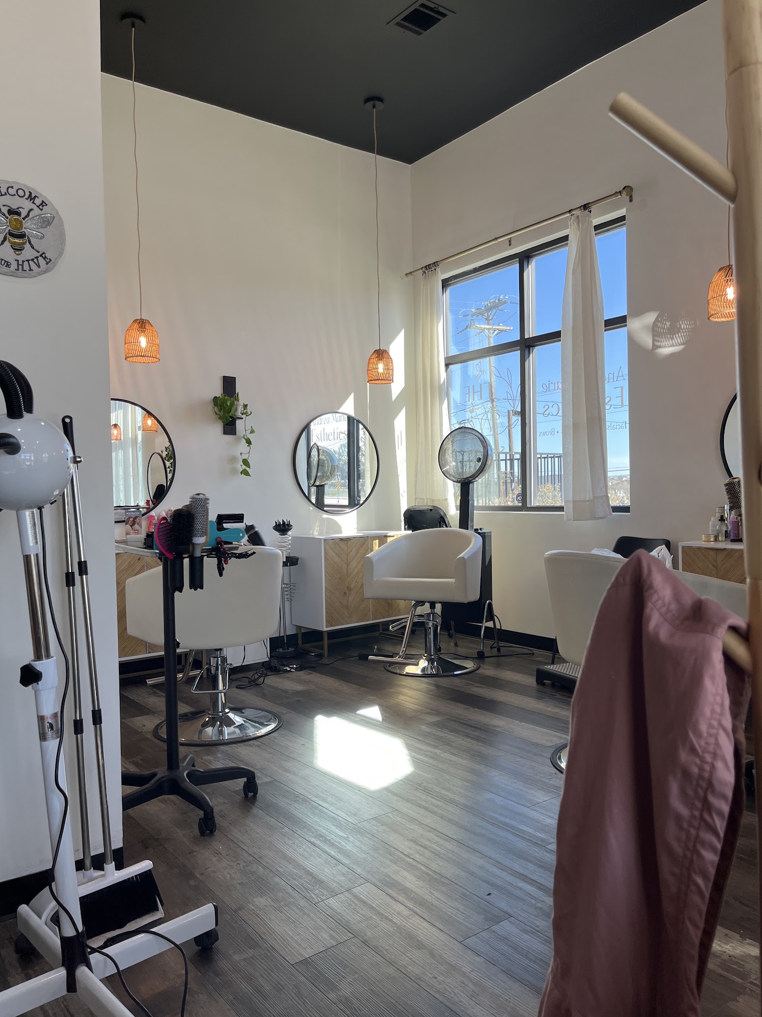 The Hive Salon Leander