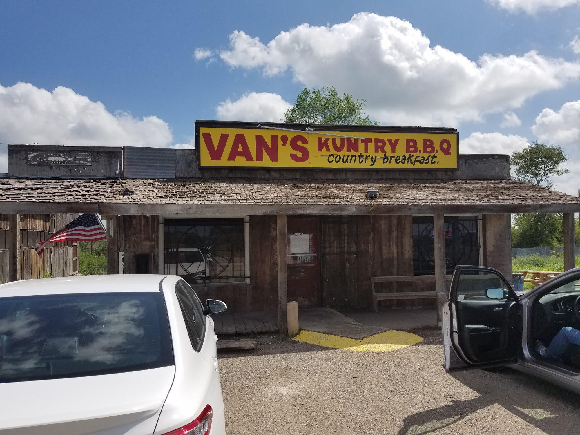 VAN'S BAR-B-Q