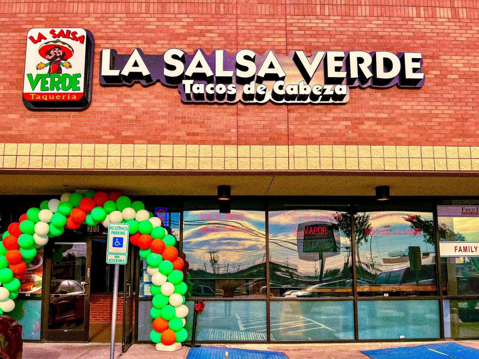 La Salsa Verde Taqueria